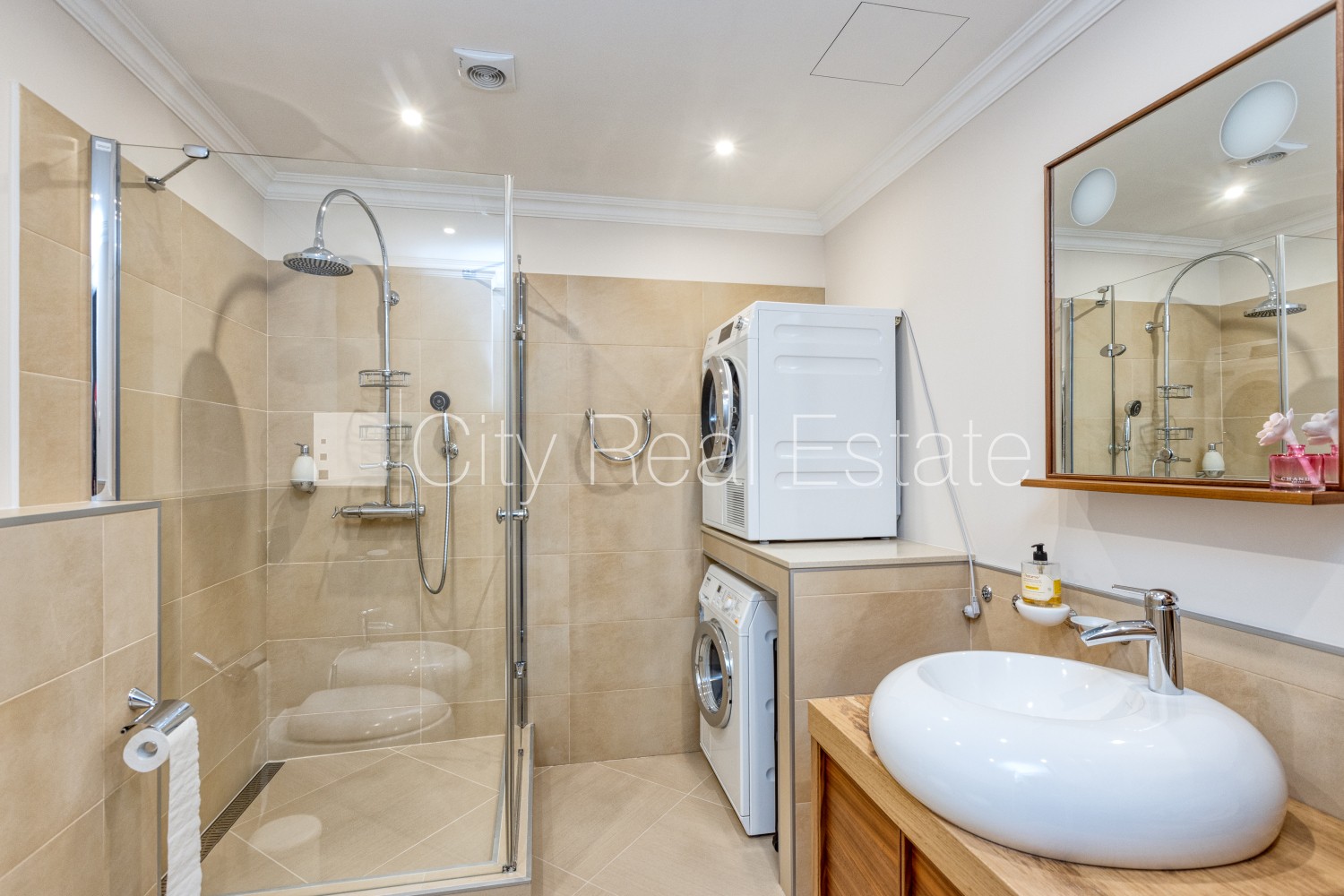 Sludinājumi. Jaunceltne, fasādes māja, zaļā teritorija, slēgta teritorija, pazemes autostāvvieta, ieeja no Cena: 2500 EUR/mēn Foto #13