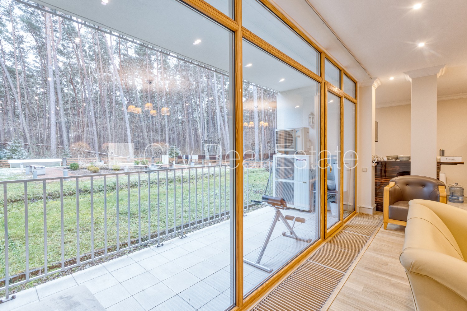 Sludinājumi. Jaunceltne, fasādes māja, zaļā teritorija, slēgta teritorija, pazemes autostāvvieta, ieeja no Cena: 2500 EUR/mēn Foto #3