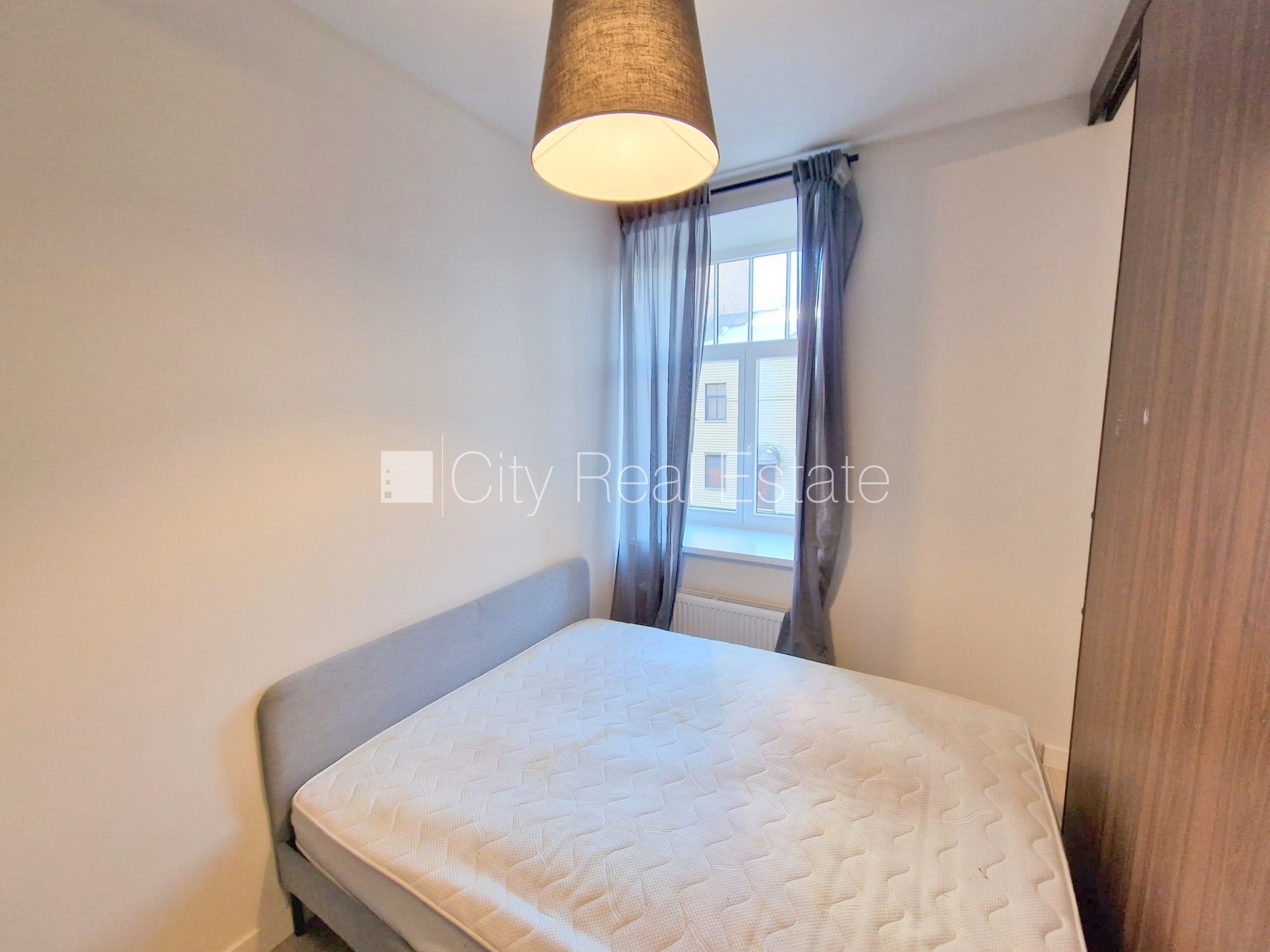 Sludinājumi. Fasādes māja, renovēta māja, slēgts pagalms, ieeja no ielas, ir lifts, kāpņu telpa pēc kapitālā Cena: 470 EUR/mēn Foto #13