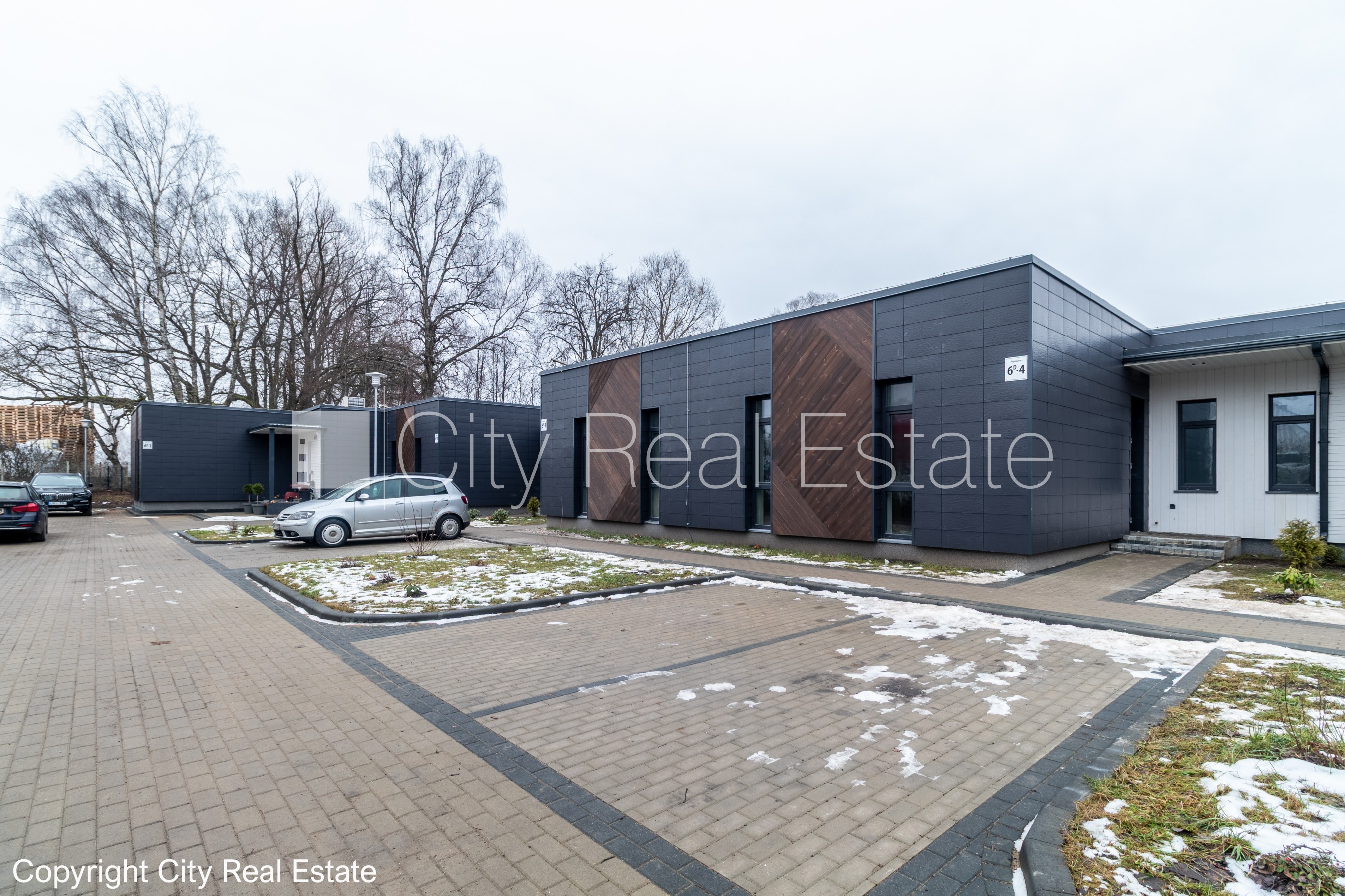 Sludinājumi. Rindu māja, energo efektīva māja, labiekārtots apzaļumots pagalms, bruģēts piebraucamais ceļš, Cena: 230000 EUR Foto #2