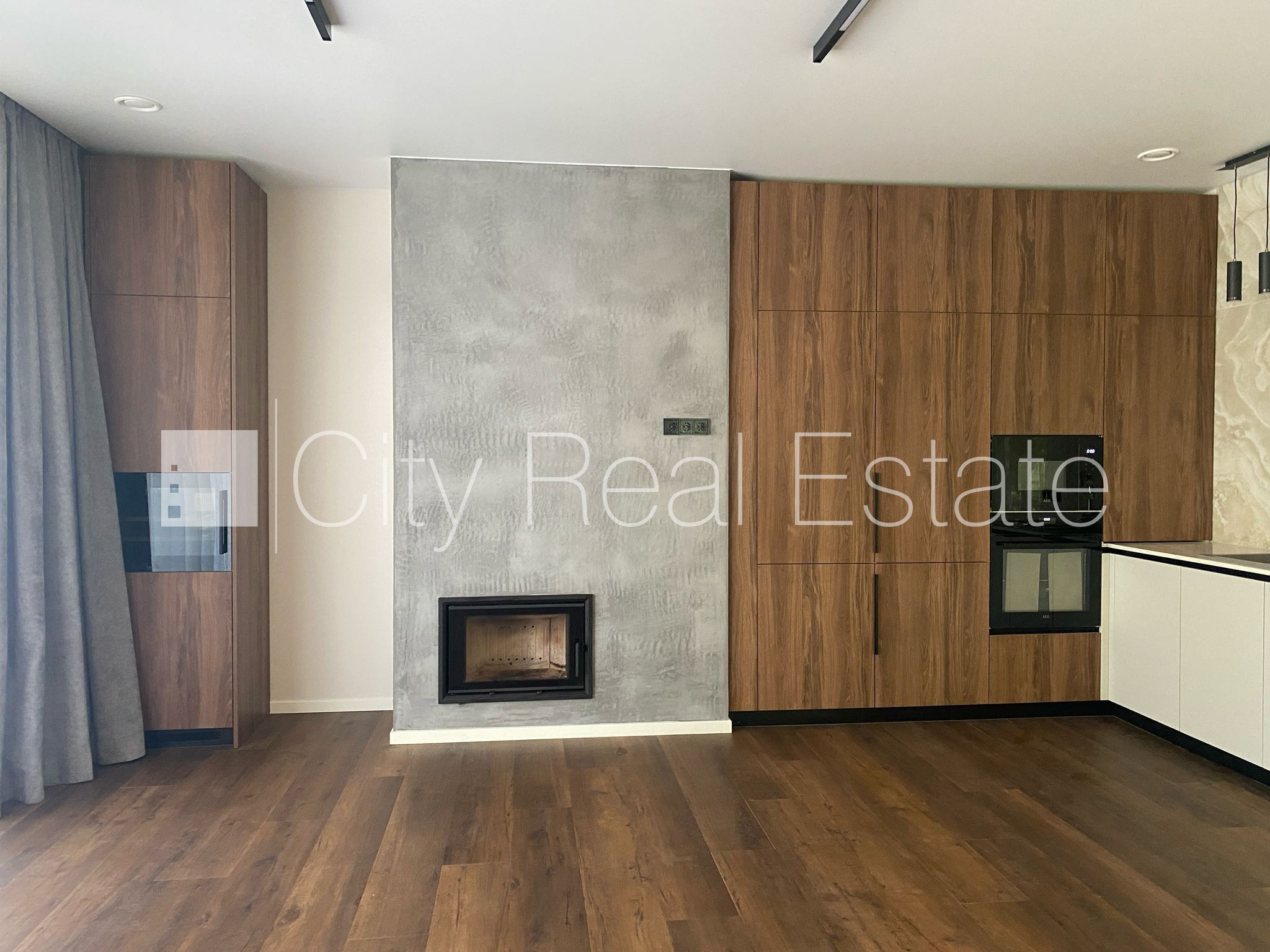 Sludinājumi. Rindu māja, energo efektīva māja, labiekārtots apzaļumots pagalms, bruģēts piebraucamais ceļš, Cena: 230000 EUR Foto #5