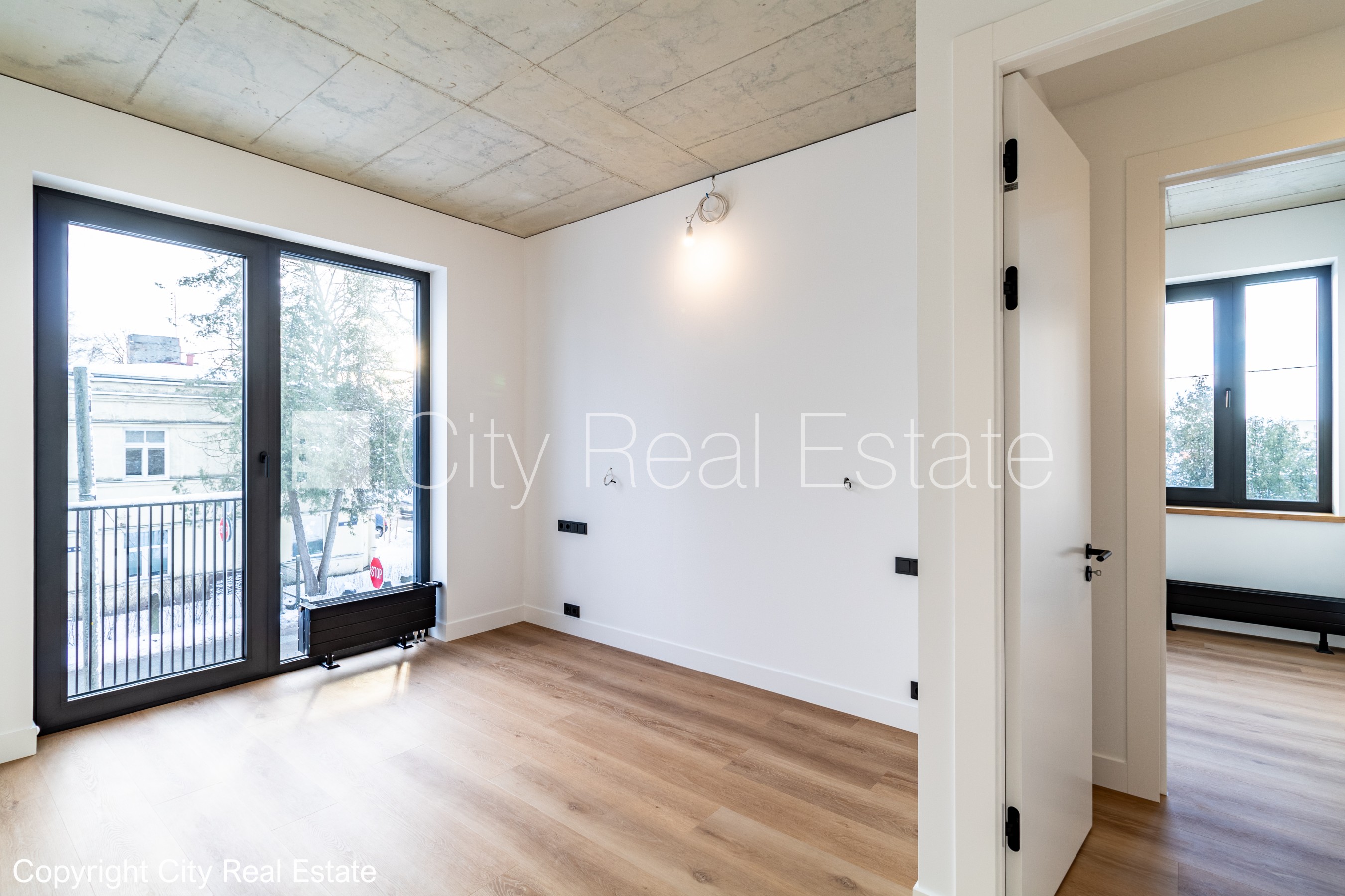 Sludinājumi. Jaunceltne, labiekārtots apzaļumots pagalms, bruģēts piebraucamais ceļš, slēgts pagalms, Cena: 350000 EUR Foto #13