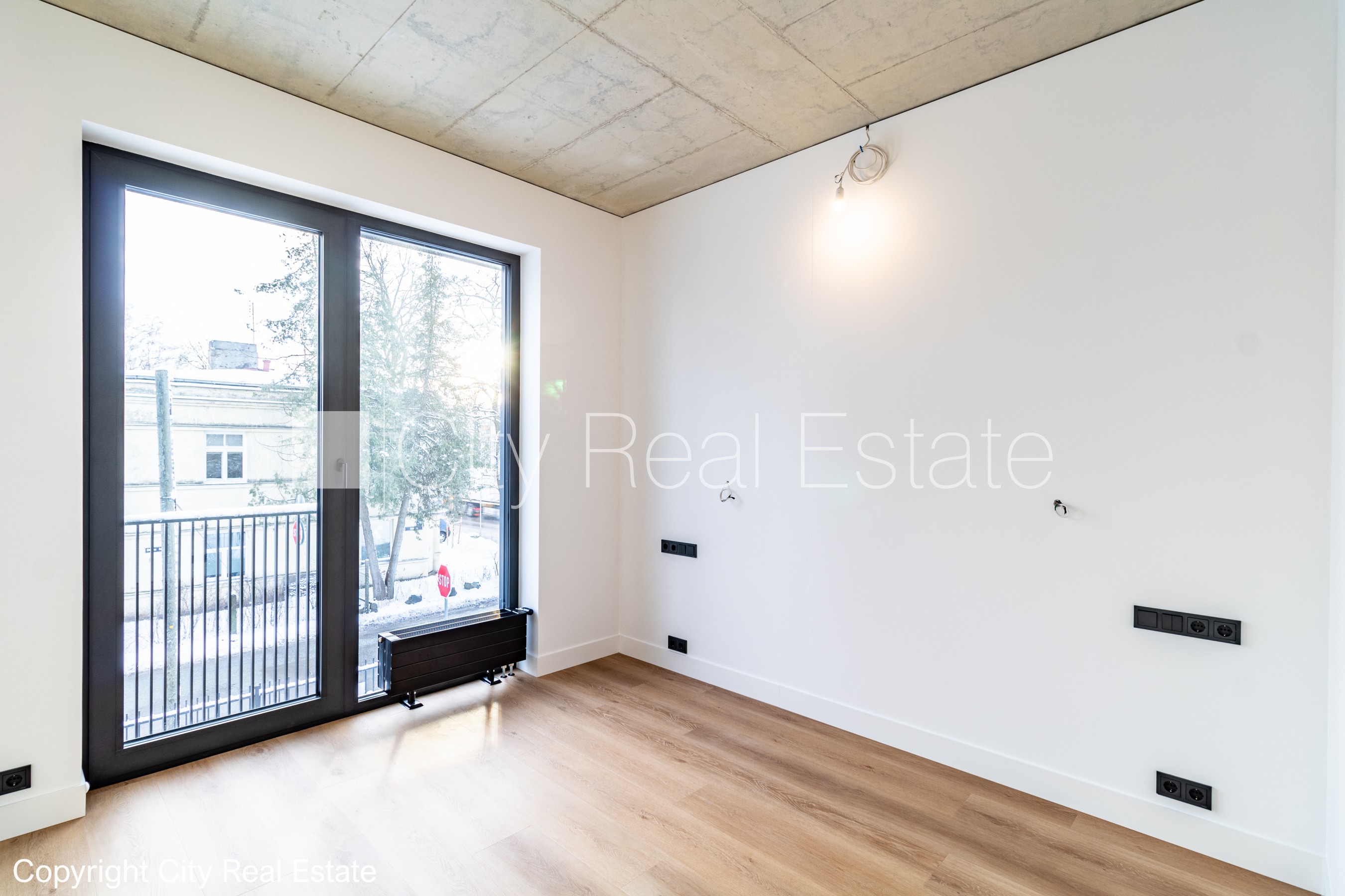 Sludinājumi. Jaunceltne, labiekārtots apzaļumots pagalms, bruģēts piebraucamais ceļš, slēgts pagalms, Cena: 350000 EUR Foto #14