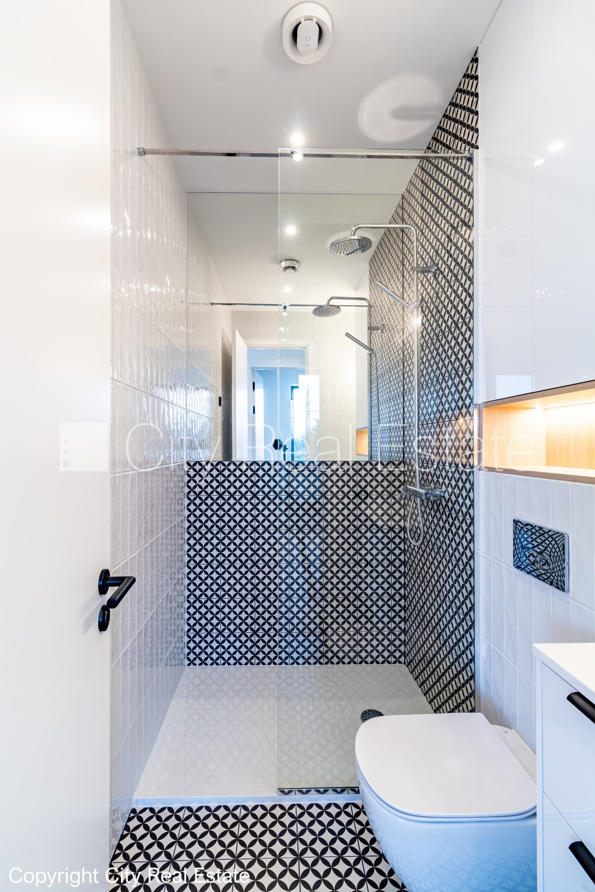 Sludinājumi. Jaunceltne, labiekārtots apzaļumots pagalms, bruģēts piebraucamais ceļš, slēgts pagalms, Cena: 350000 EUR Foto #21