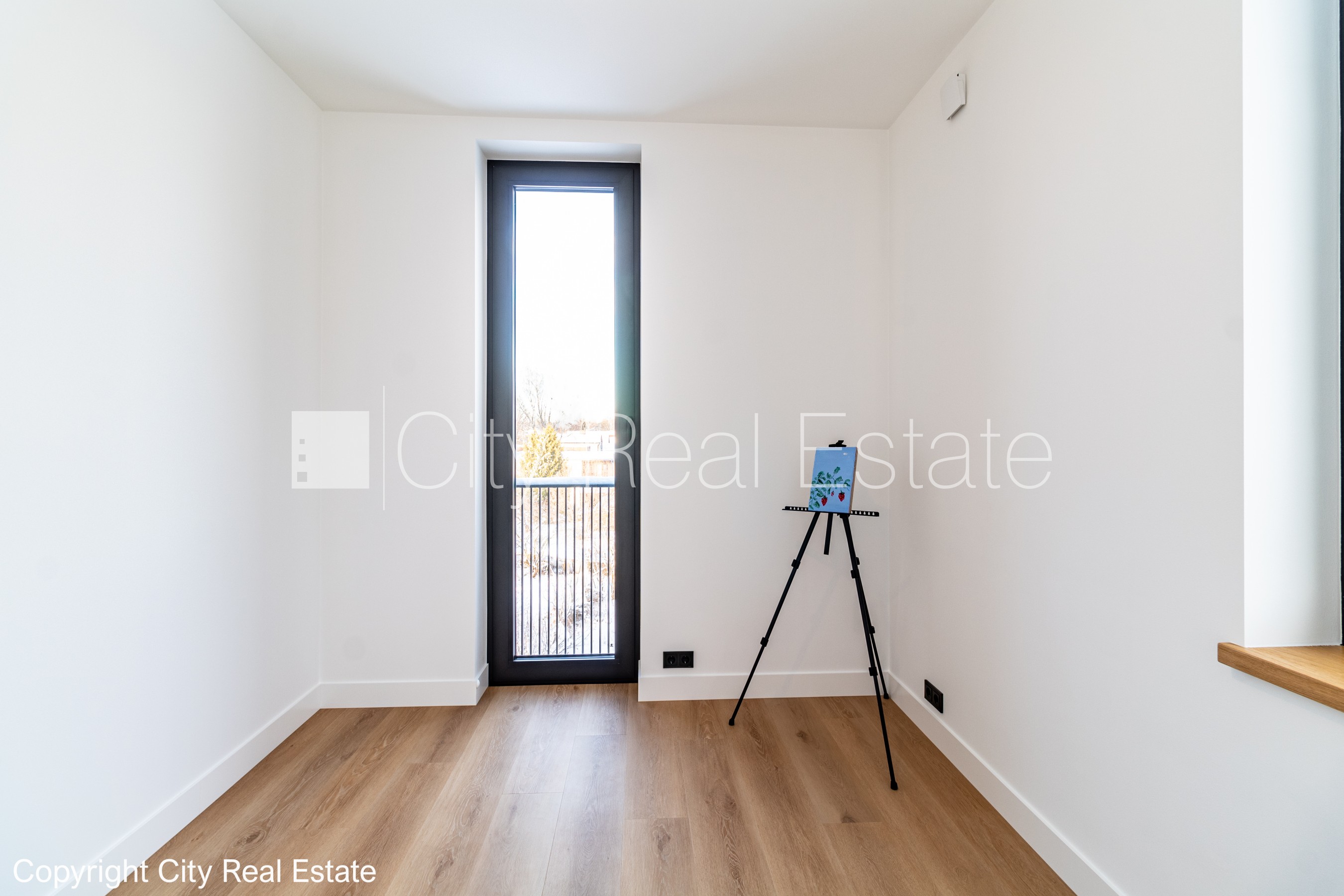 Sludinājumi. Jaunceltne, zaļā teritorija, iežogota teritorija, iežogota teritorija ar metāla sētu, teritorijas Cena: 275000 EUR Foto #14