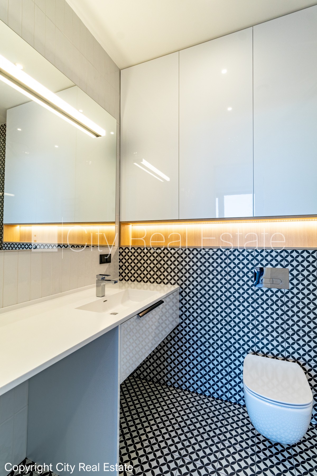 Sludinājumi. Jaunceltne, zaļā teritorija, iežogota teritorija, iežogota teritorija ar metāla sētu, teritorijas Cena: 275000 EUR Foto #17