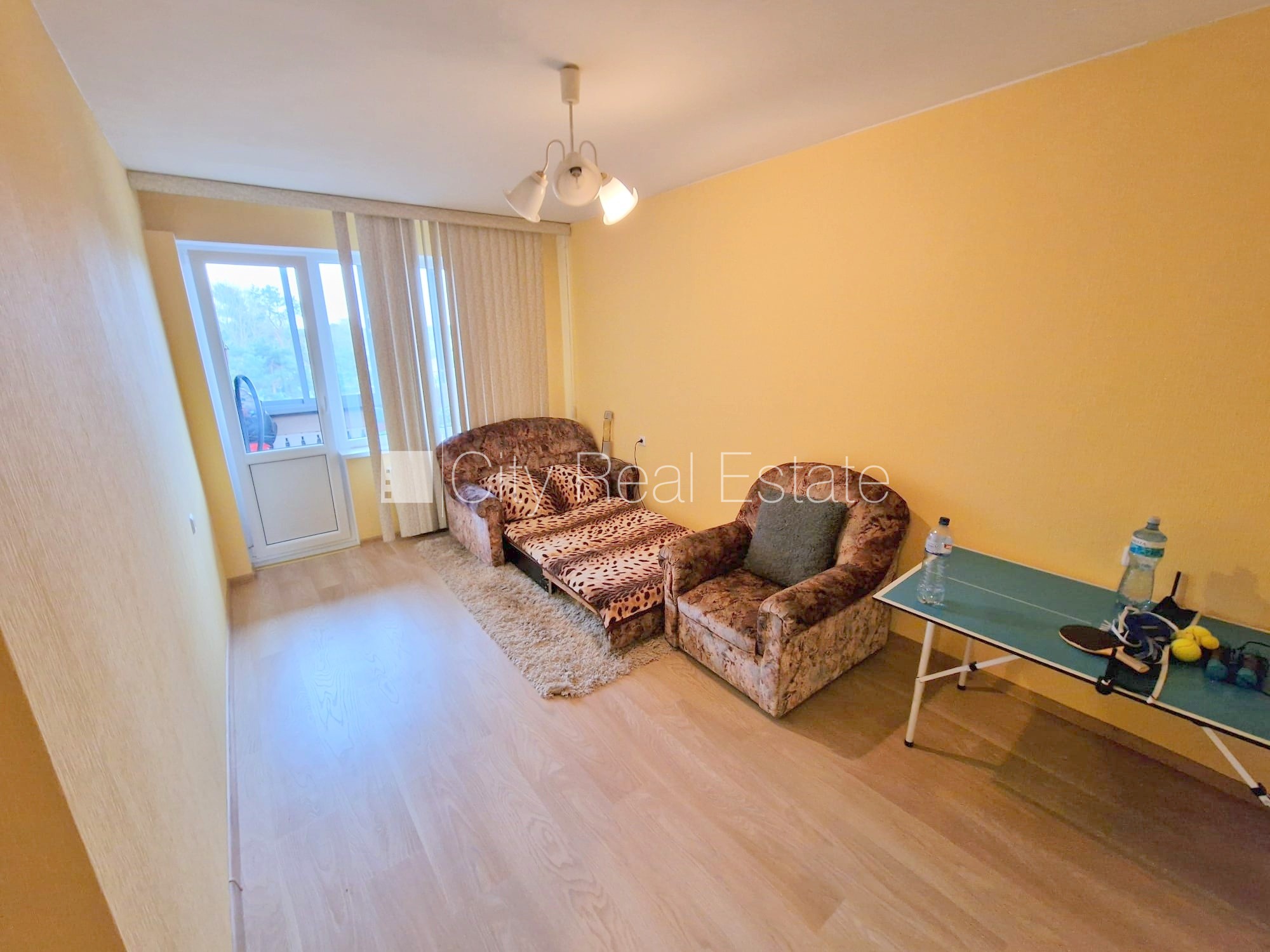 Объявление. Земля в собственности, вход с улицы, лестничная клетка без ремонта, лоджия, окна выходят в обе Цена: 85000 EUR Foto #13