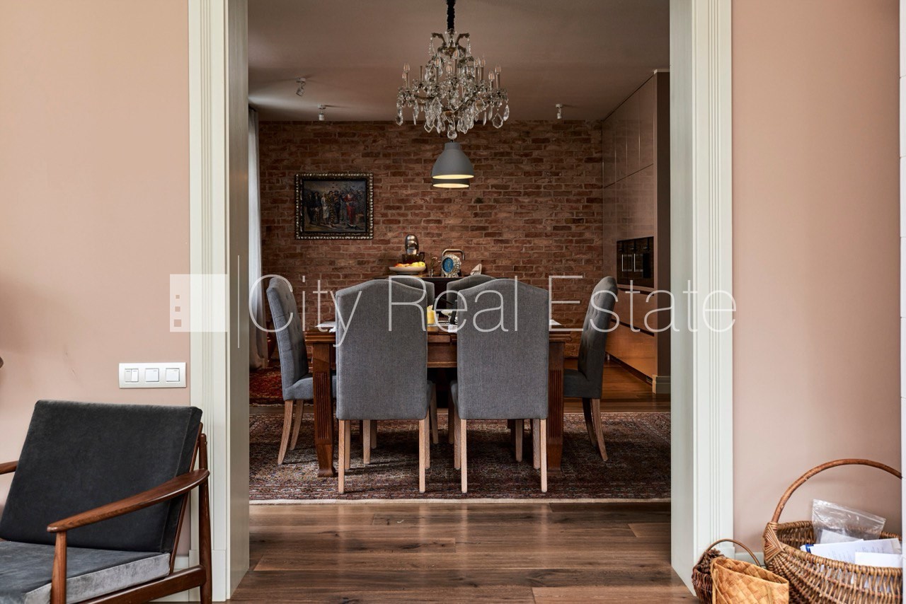 Sludinājumi. Privātmāja, labiekārtota apzaļumota teritorija, bruģēts piebraucamais ceļš, iežogota teritorija, Cena: 6000 EUR/mēn Foto #8