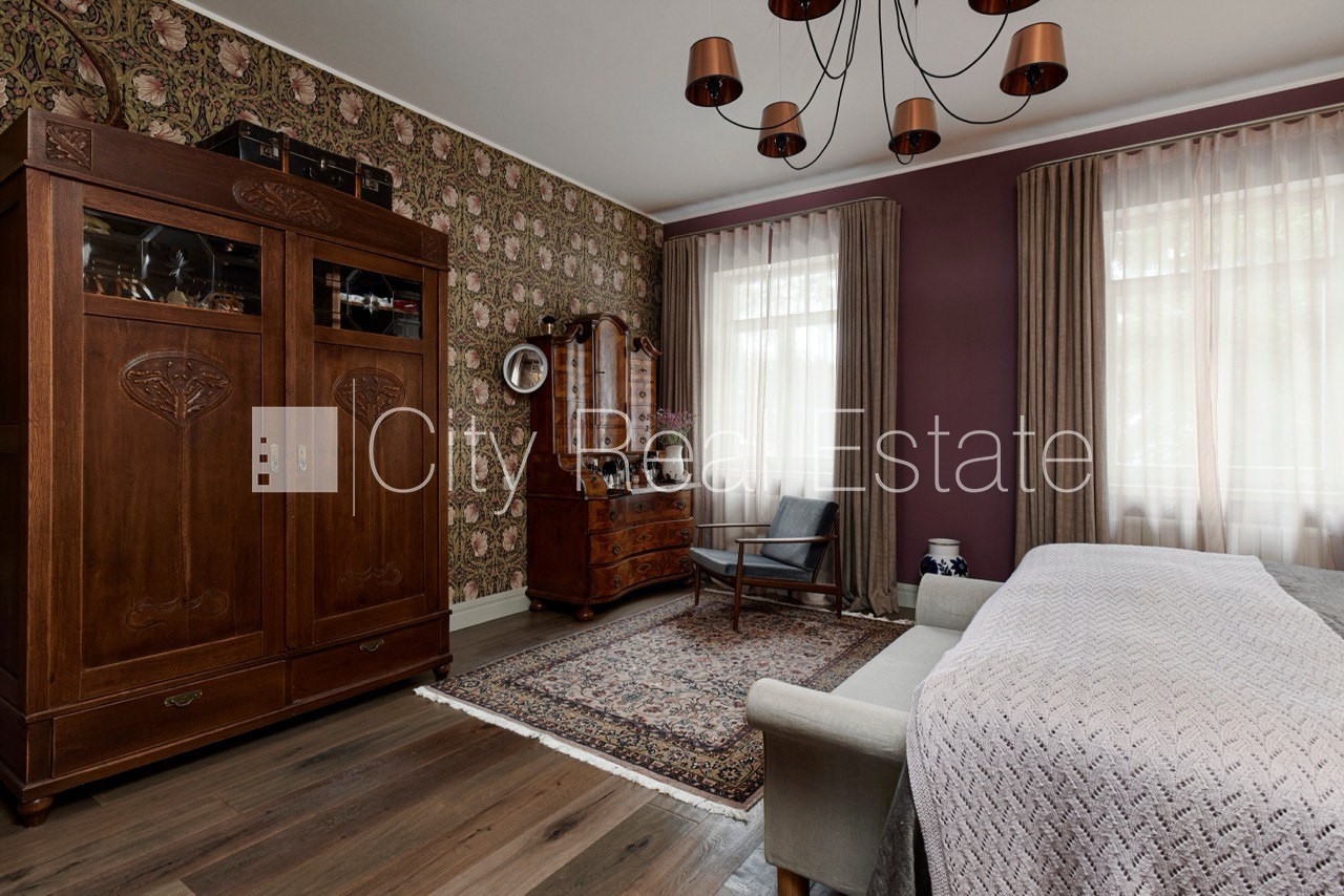 Sludinājumi. Privātmāja, labiekārtota apzaļumota teritorija, bruģēts piebraucamais ceļš, iežogota teritorija, Cena: 6000 EUR/mēn Foto #17