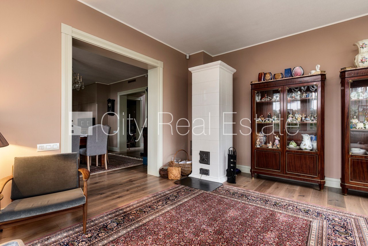 Sludinājumi. Privātmāja, labiekārtota apzaļumota teritorija, bruģēts piebraucamais ceļš, iežogota teritorija, Cena: 6000 EUR/mēn Foto #9