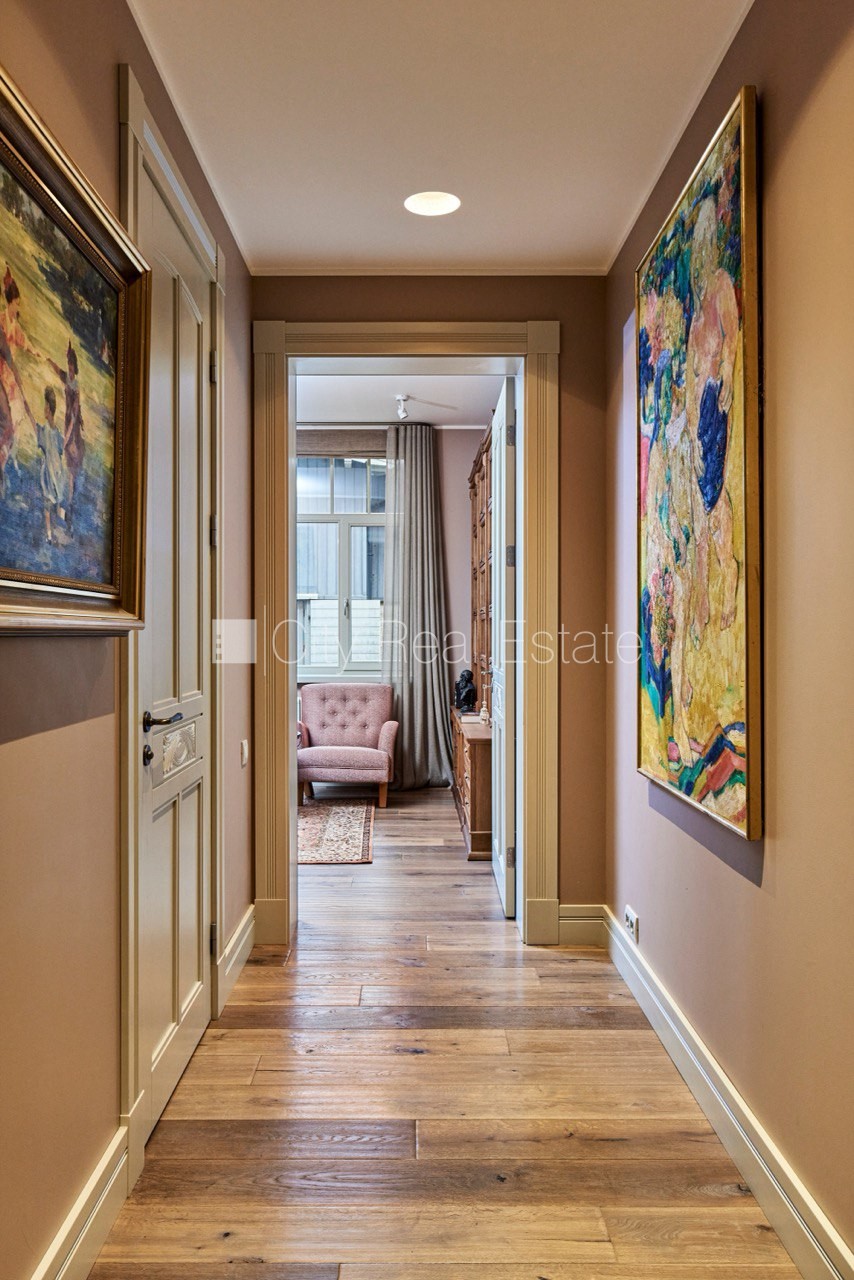 Sludinājumi. Privātmāja, labiekārtota apzaļumota teritorija, bruģēts piebraucamais ceļš, iežogota teritorija, Cena: 6000 EUR/mēn Foto #11