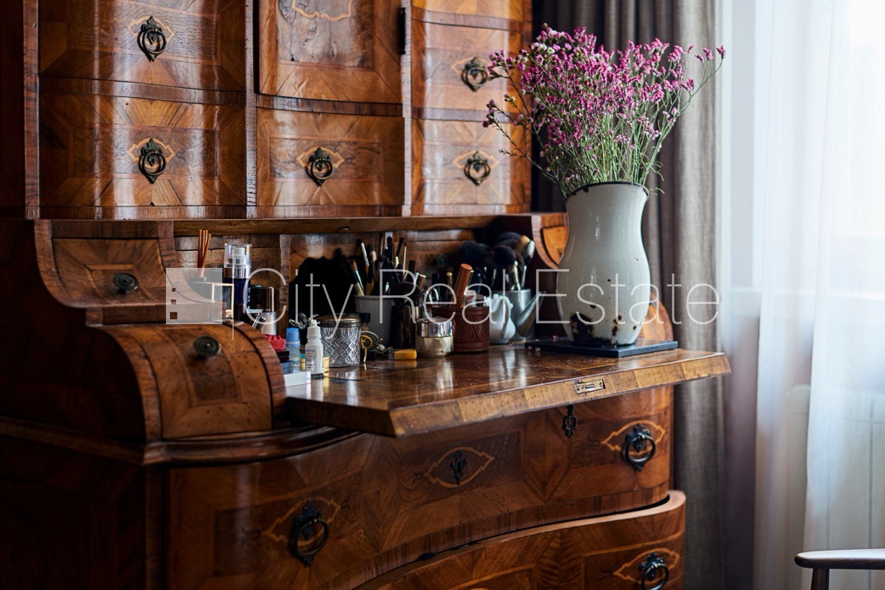 Sludinājumi. Privātmāja, labiekārtota apzaļumota teritorija, bruģēts piebraucamais ceļš, iežogota teritorija, Cena: 6000 EUR/mēn Foto #19