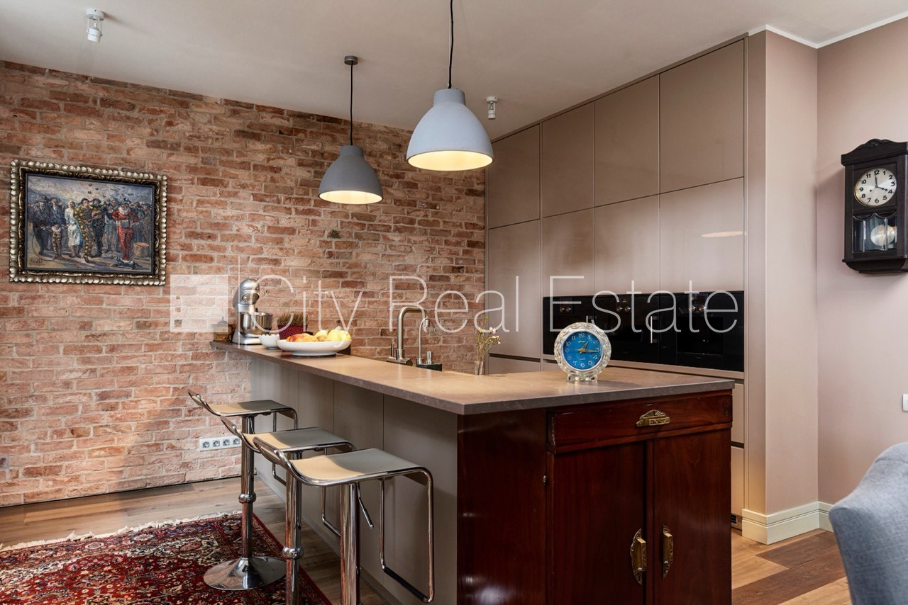 Sludinājumi. Privātmāja, labiekārtota apzaļumota teritorija, bruģēts piebraucamais ceļš, iežogota teritorija, Cena: 6000 EUR/mēn Foto #6