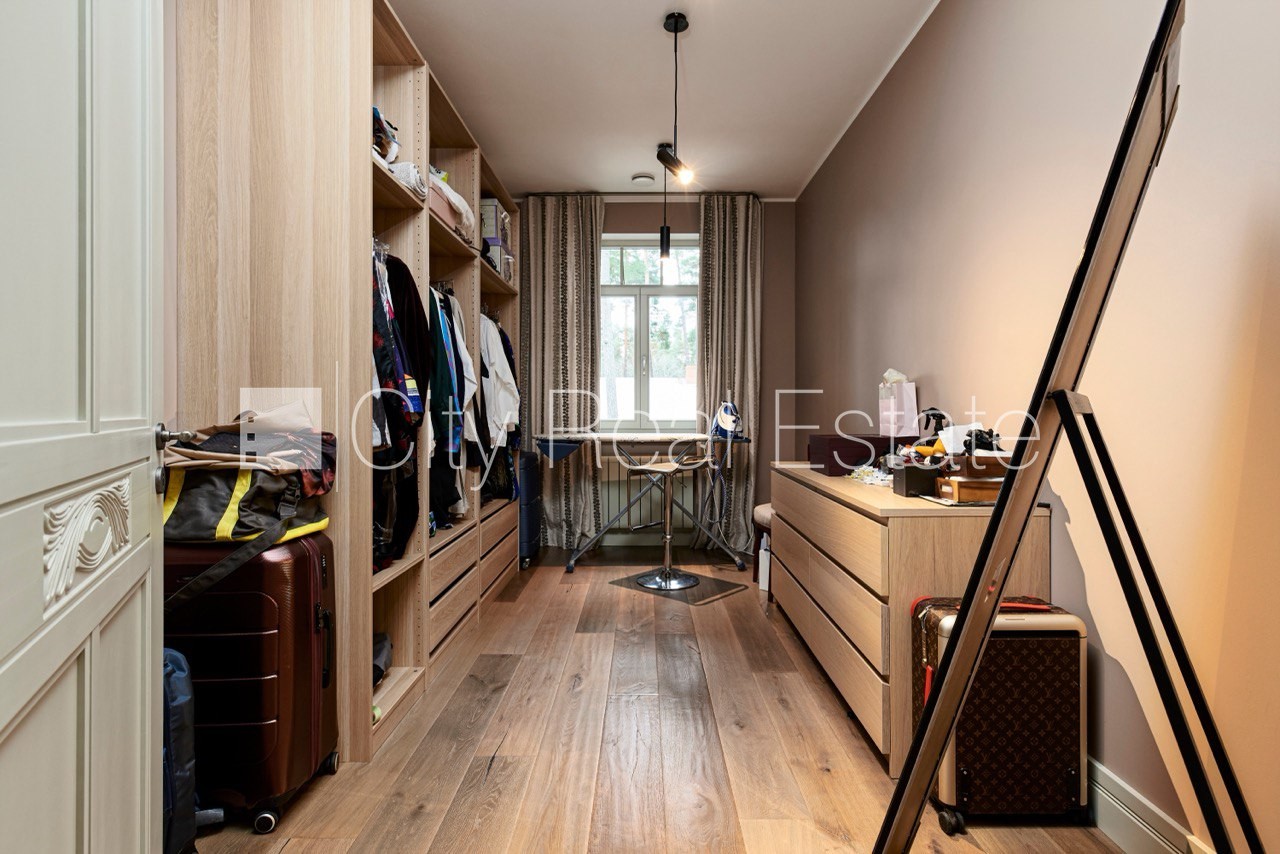 Sludinājumi. Privātmāja, labiekārtota apzaļumota teritorija, bruģēts piebraucamais ceļš, iežogota teritorija, Cena: 6000 EUR/mēn Foto #23