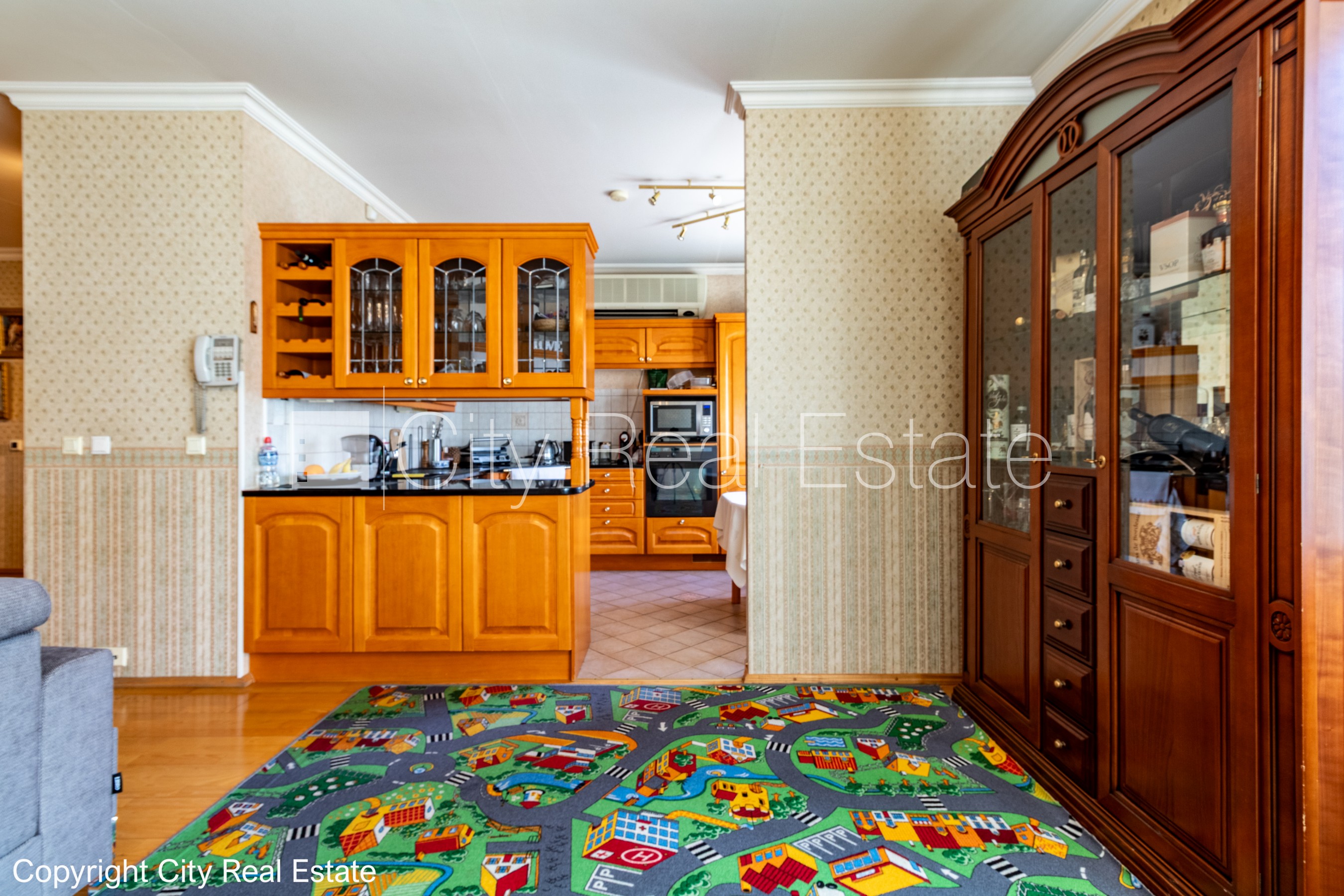 Sludinājumi. Zeme īpašumā, mainīts Jumta segums, labiekārtots apzaļumots pagalms, iežogota teritorija, vieta Cena: 255000 EUR Foto #5