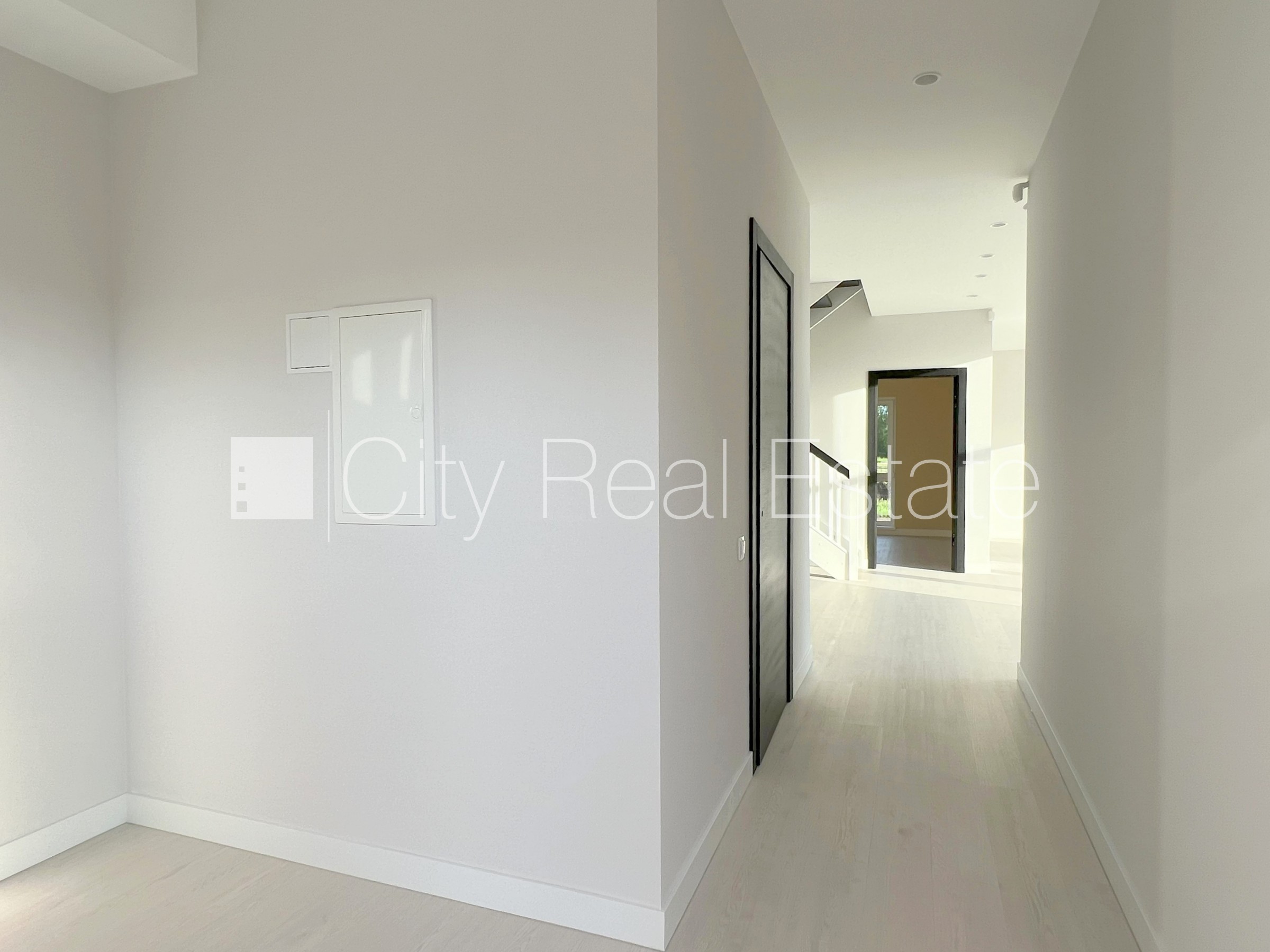 Sludinājumi. Privātmāja, energo efektīva māja, labiekārtota apzaļumota teritorija, bruģēts piebraucamais ceļš, Cena: 270000 EUR Foto #17