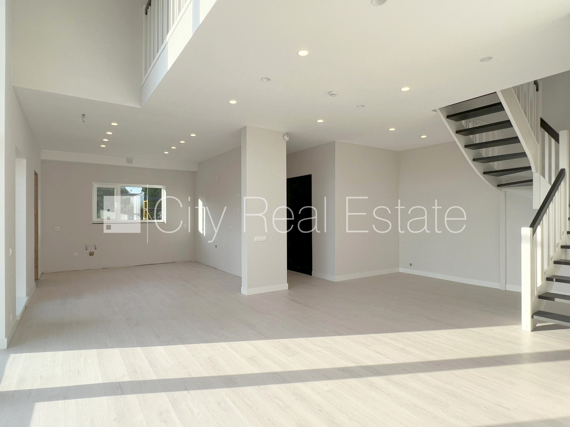 Sludinājumi. Privātmāja, energo efektīva māja, labiekārtota apzaļumota teritorija, bruģēts piebraucamais ceļš, Cena: 270000 EUR Foto #6