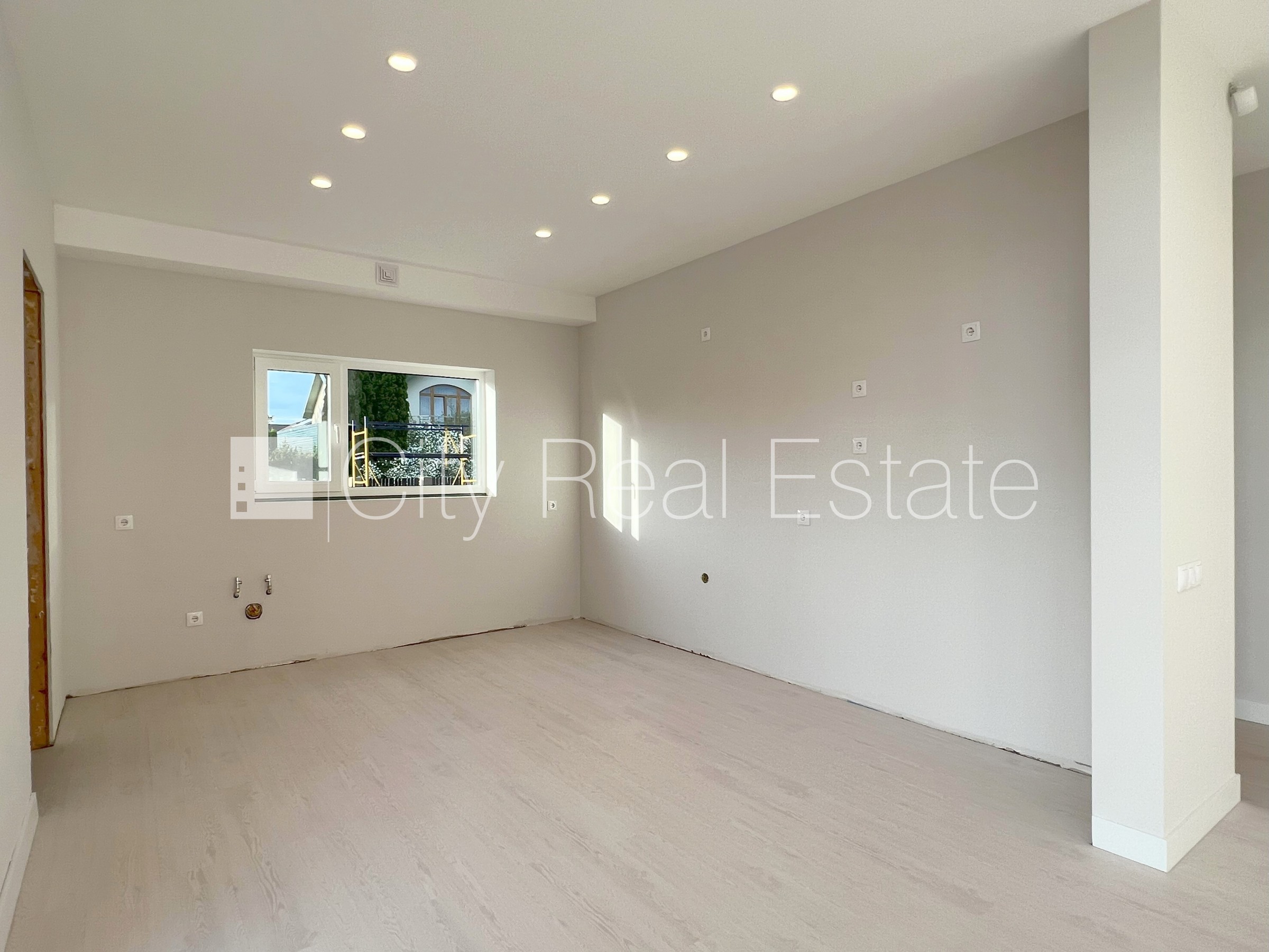 Sludinājumi. Privātmāja, energo efektīva māja, labiekārtota apzaļumota teritorija, bruģēts piebraucamais ceļš, Cena: 270000 EUR Foto #8