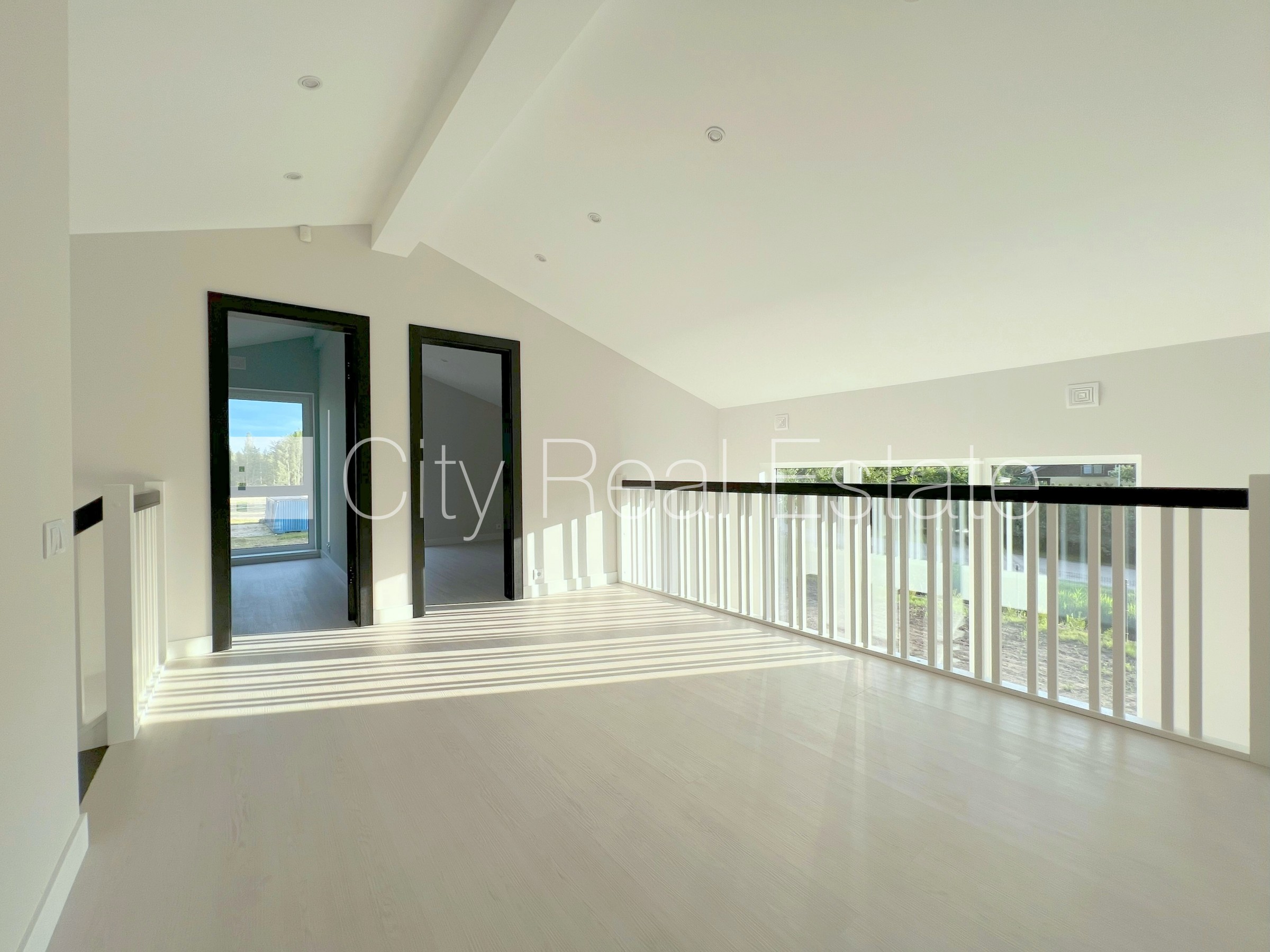 Sludinājumi. Privātmāja, energo efektīva māja, labiekārtota apzaļumota teritorija, bruģēts piebraucamais ceļš, Cena: 270000 EUR Foto #11