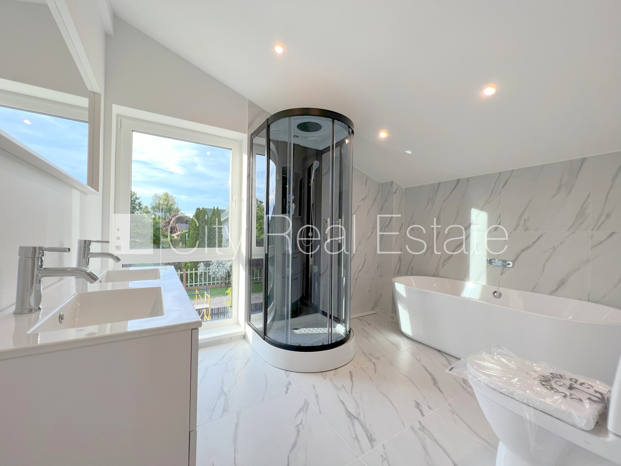 Sludinājumi. Privātmāja, energo efektīva māja, labiekārtota apzaļumota teritorija, bruģēts piebraucamais ceļš, Cena: 270000 EUR Foto #14