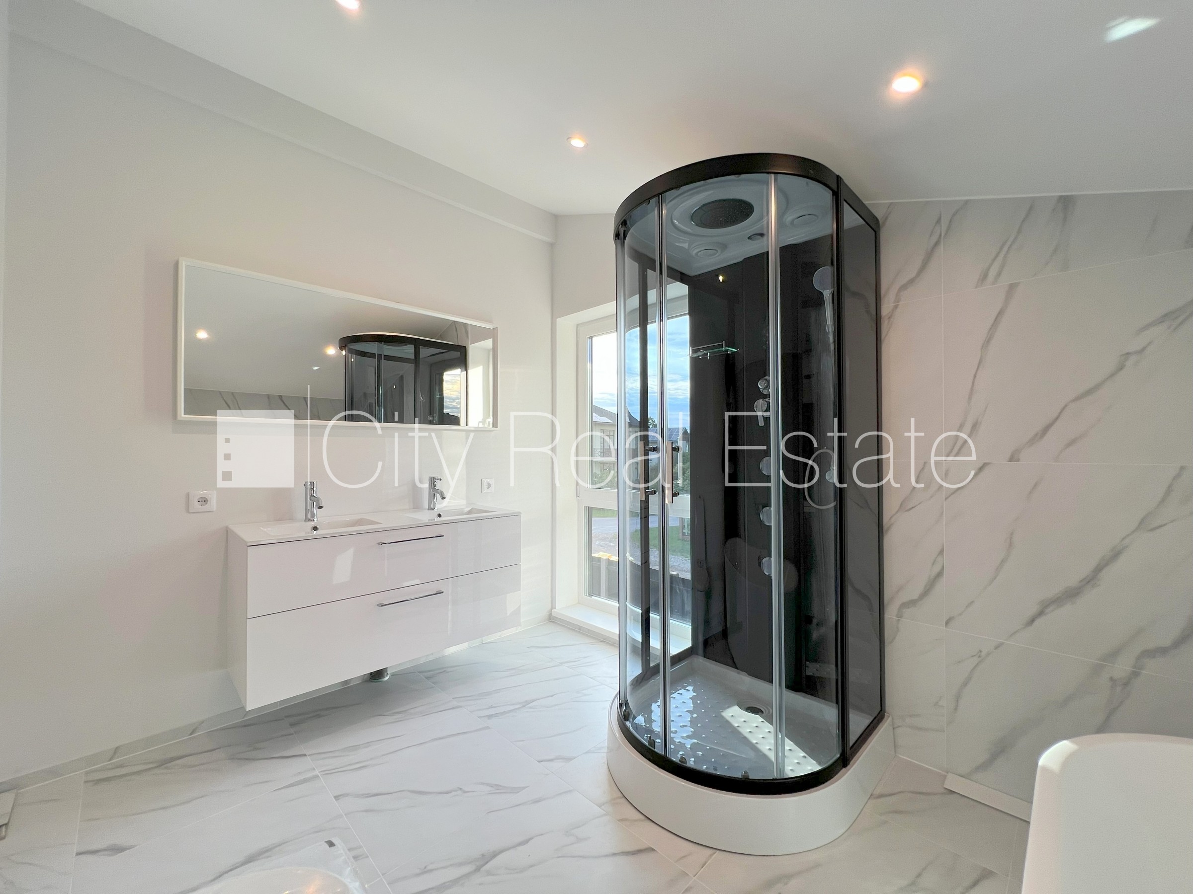 Sludinājumi. Privātmāja, energo efektīva māja, labiekārtota apzaļumota teritorija, bruģēts piebraucamais ceļš, Cena: 270000 EUR Foto #15