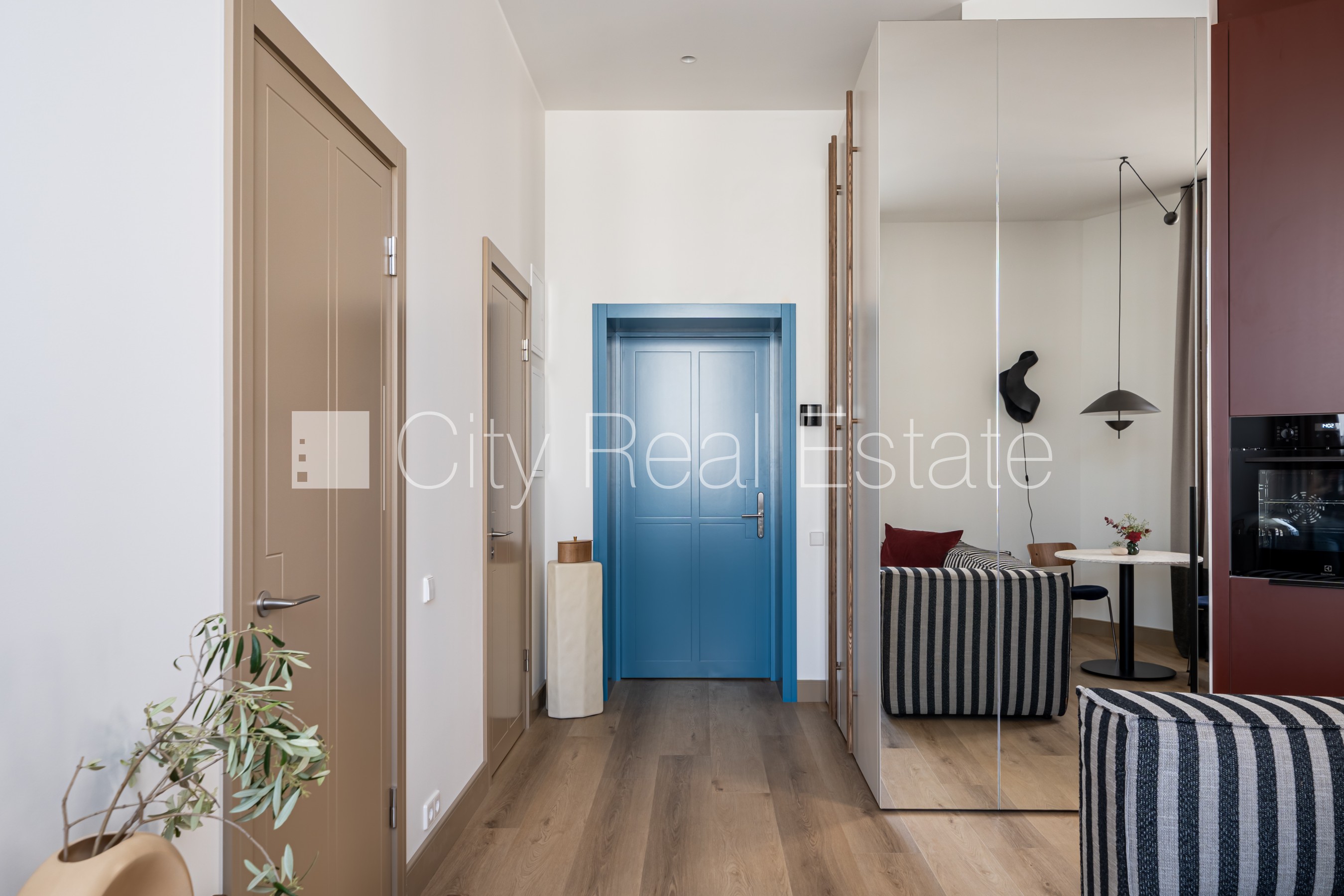 Sludinājumi. Projekts - Place 4, fasādes māja, renovēta māja, ir lifts, kāpņu telpa pēc kapitālā remonta, logi Cena: 202533 EUR Foto #12