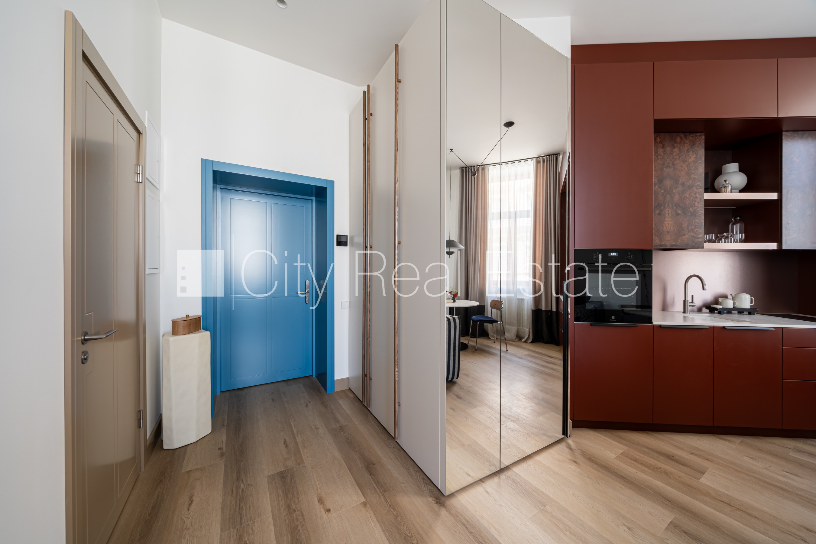 Sludinājumi. Projekts - Place 4, fasādes māja, renovēta māja, ir lifts, kāpņu telpa pēc kapitālā remonta, logi Cena: 202533 EUR Foto #6