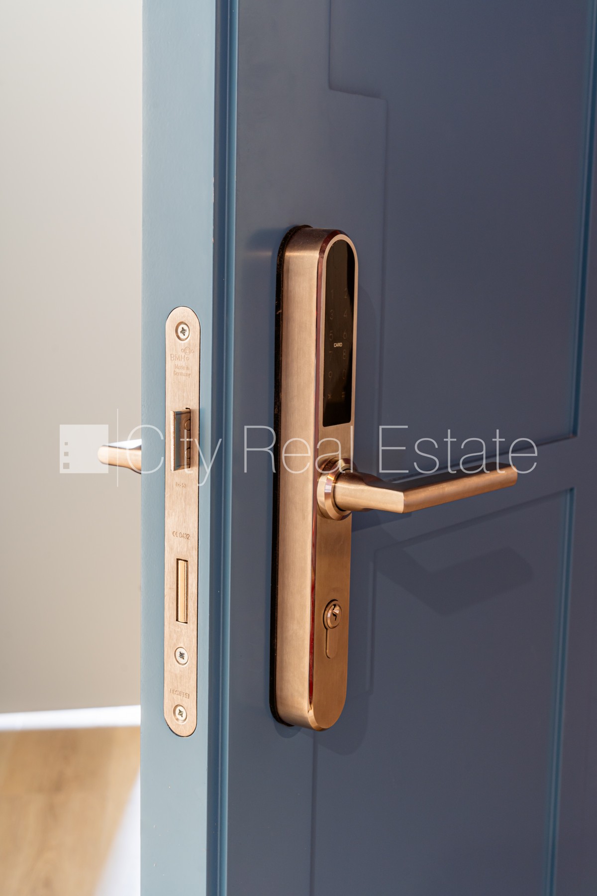 Sludinājumi. Projekts - Place 4, fasādes māja, renovēta māja, ir lifts, kāpņu telpa pēc kapitālā remonta, logi Cena: 202533 EUR Foto #14