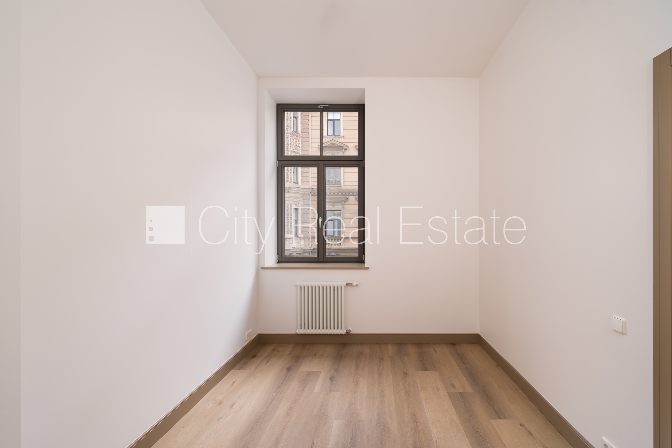 Sludinājumi. Projekts - Place 4, fasādes māja, renovēta māja, ir lifts, kāpņu telpa pēc kapitālā remonta, logi Cena: 163158 EUR Foto #5