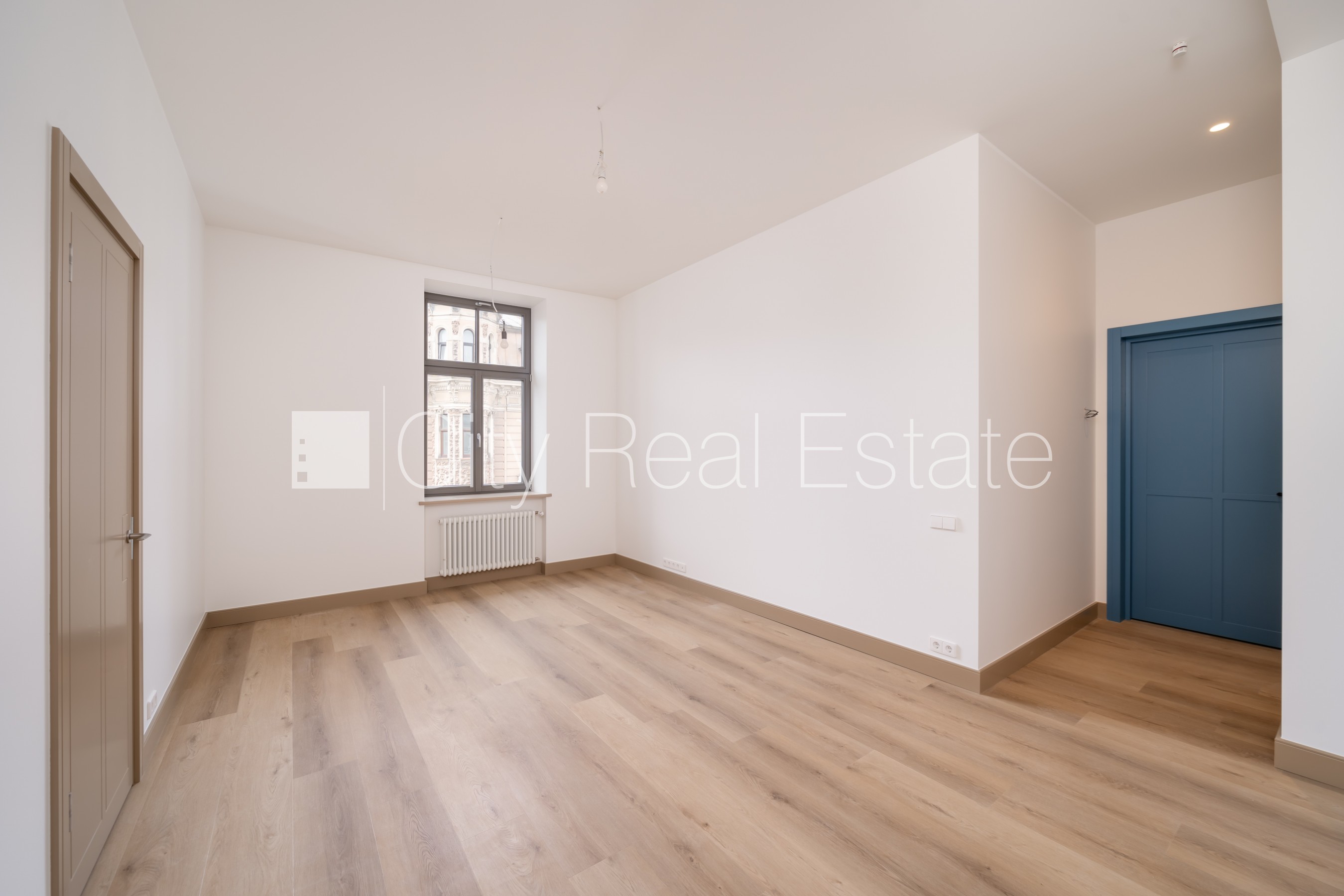 Sludinājumi. Projekts - Place 4, fasādes māja, renovēta māja, ir lifts, kāpņu telpa pēc kapitālā remonta, logi Cena: 163158 EUR Foto #1