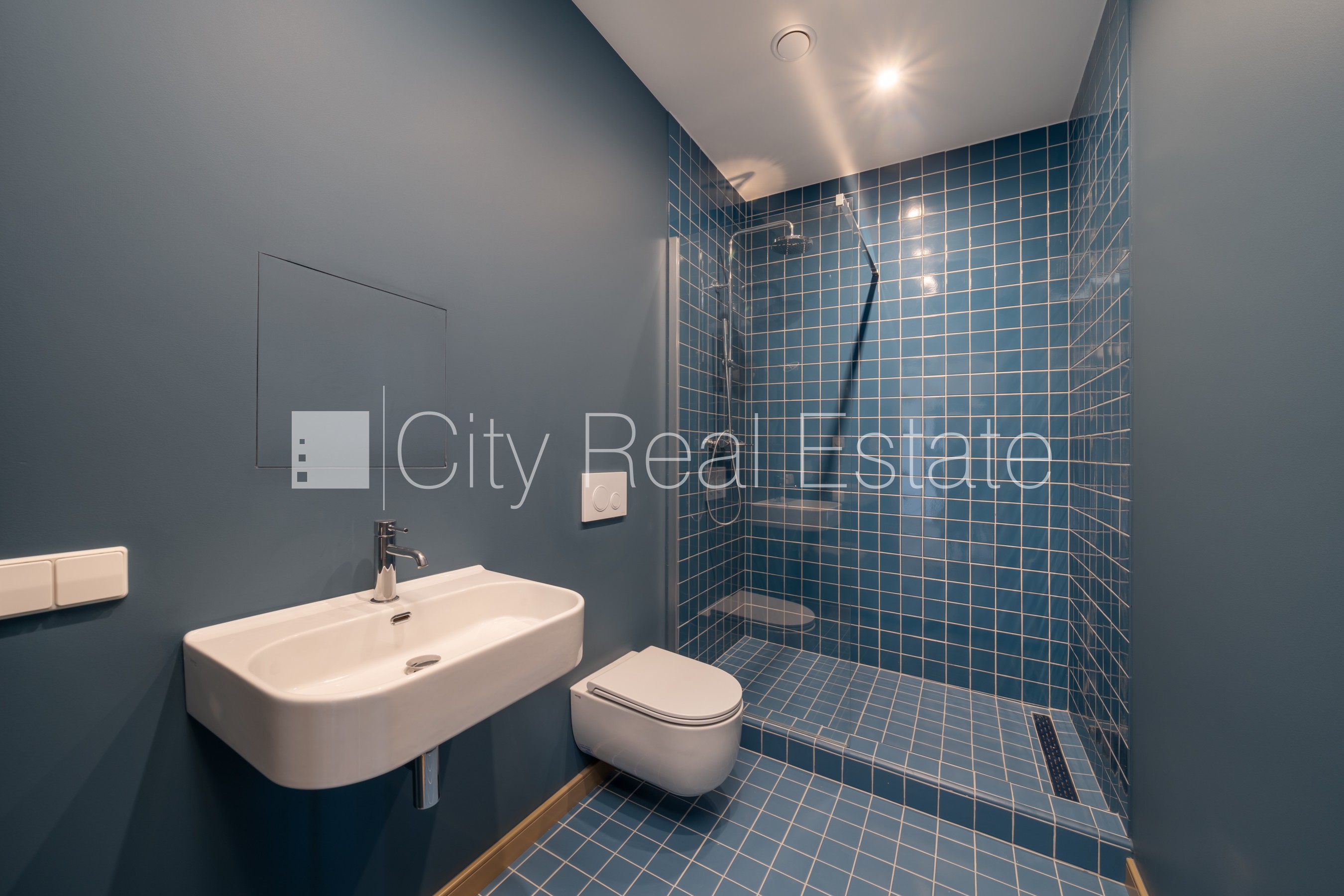 Sludinājumi. Projekts - Place 4, fasādes māja, renovēta māja, ir lifts, kāpņu telpa pēc kapitālā remonta, logi Cena: 163158 EUR Foto #11