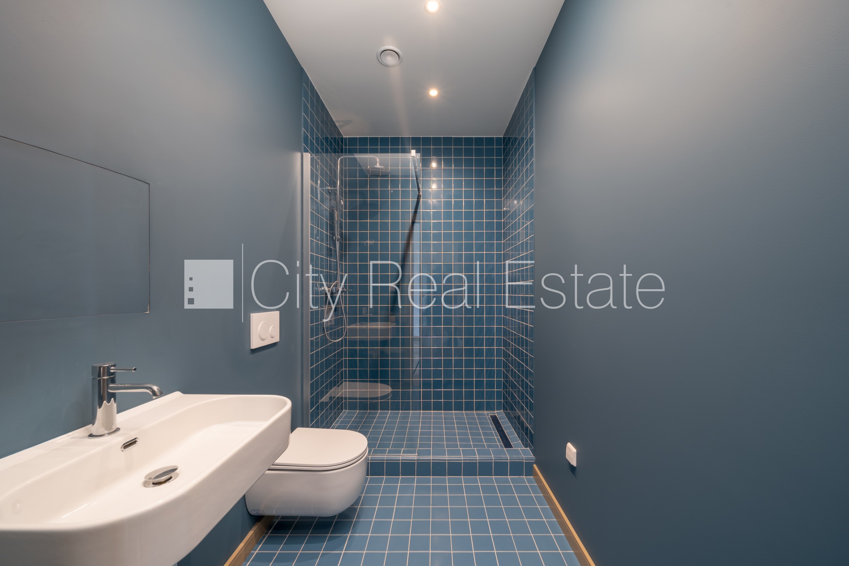 Sludinājumi. Projekts - Place 4, fasādes māja, renovēta māja, ir lifts, kāpņu telpa pēc kapitālā remonta, logi Cena: 163158 EUR Foto #12