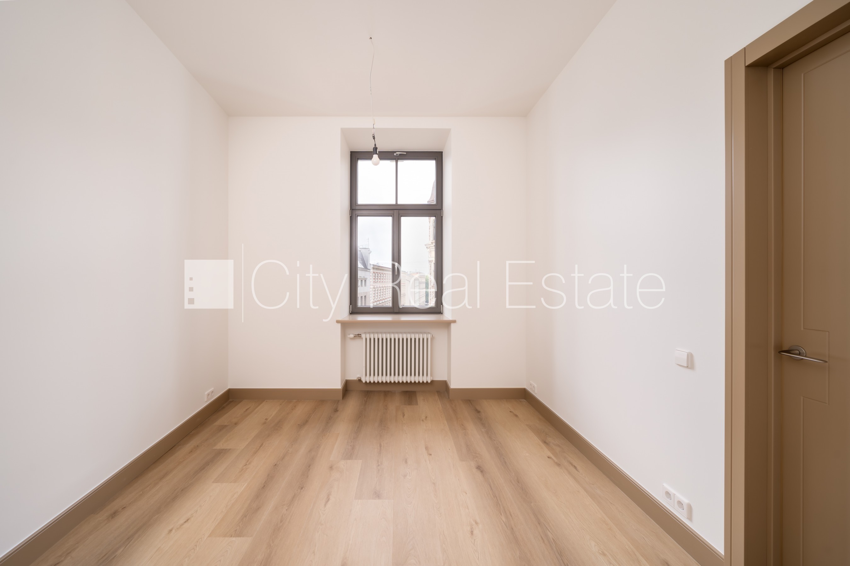 Sludinājumi. Projekts - Place 4, fasādes māja, renovēta māja, ir lifts, kāpņu telpa pēc kapitālā remonta, logi Cena: 163158 EUR Foto #7