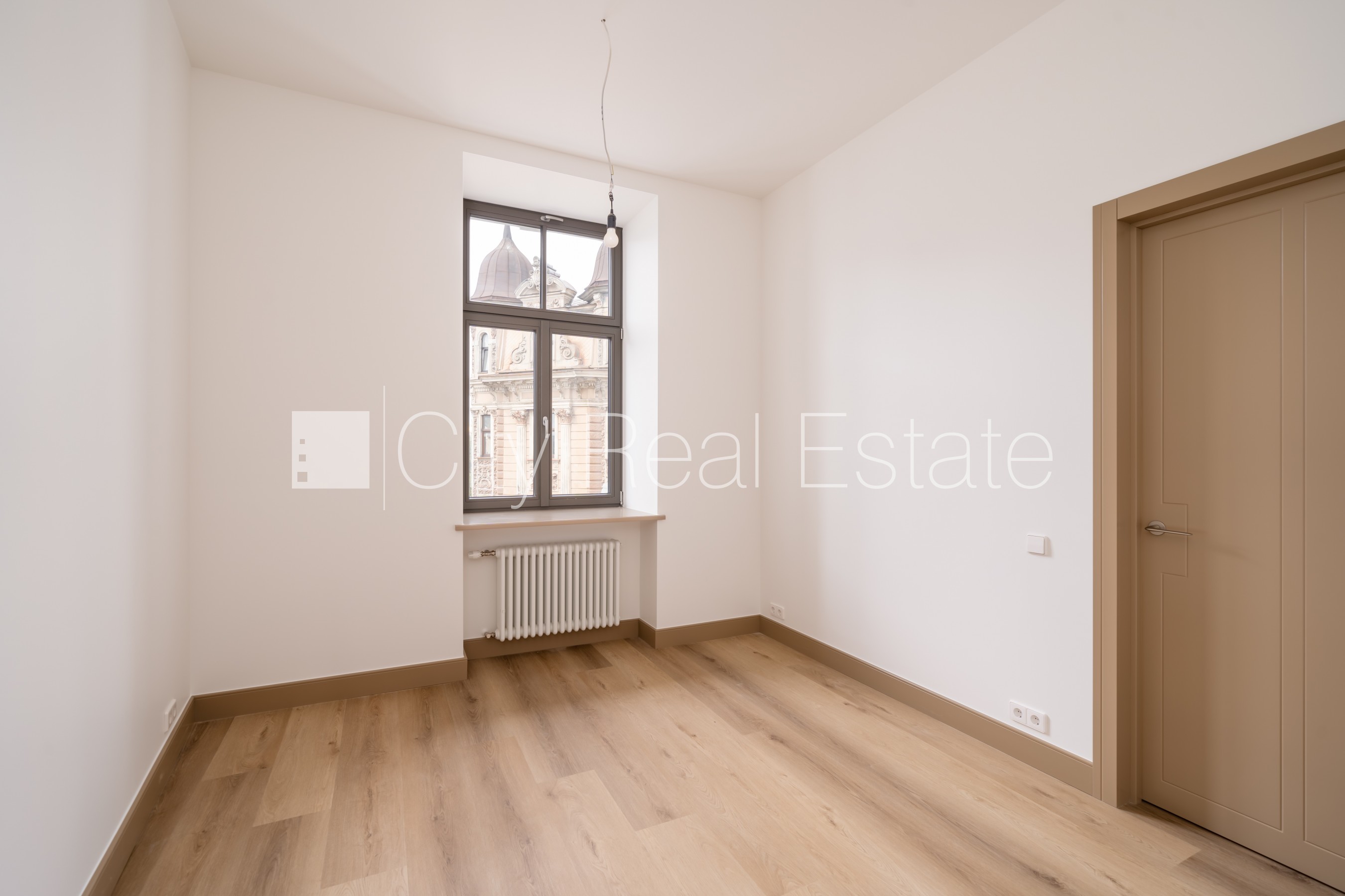 Sludinājumi. Projekts - Place 4, fasādes māja, renovēta māja, ir lifts, kāpņu telpa pēc kapitālā remonta, logi Cena: 163158 EUR Foto #8