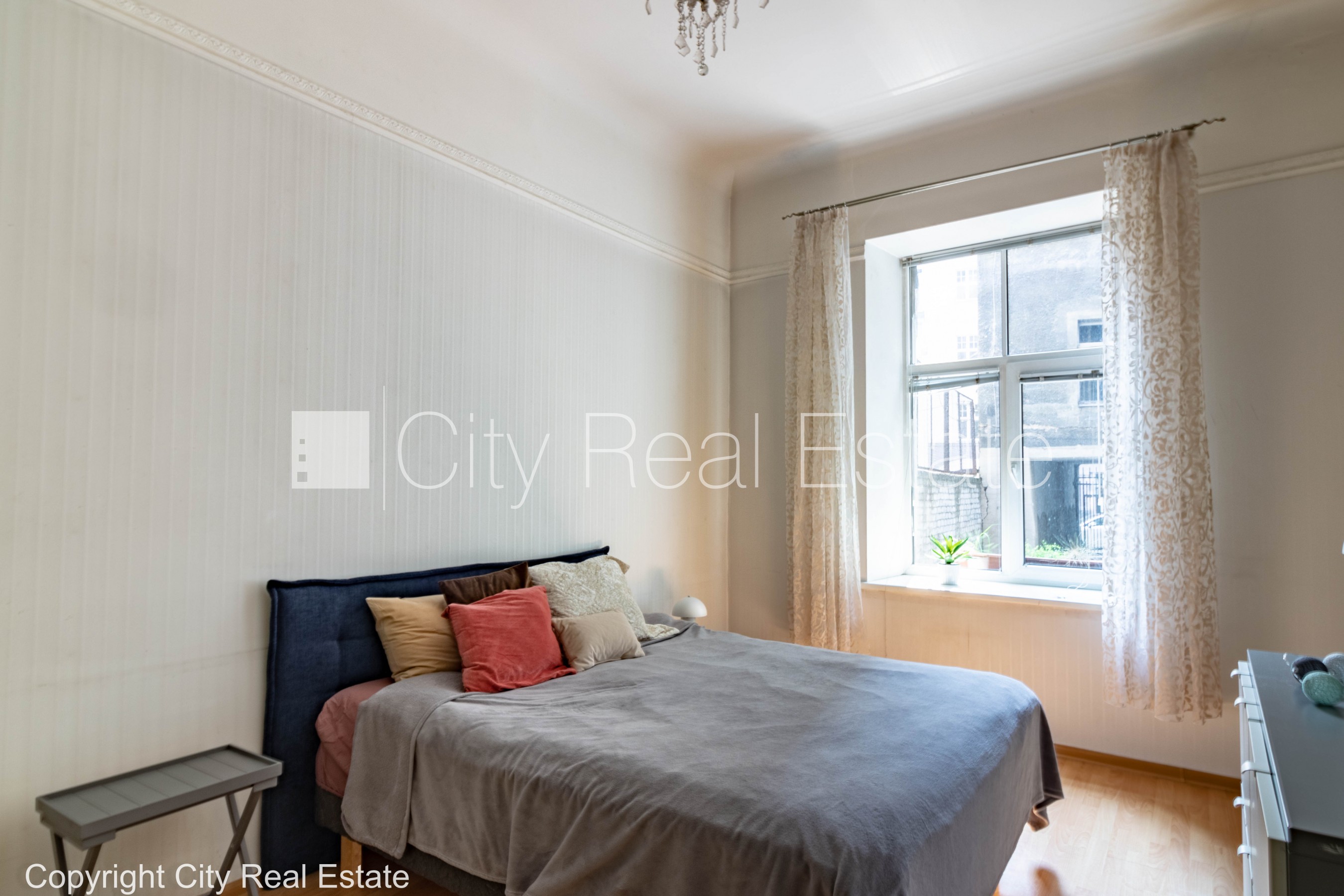 Sludinājumi. Renovēta māja, slēgts pagalms, ieeja no pagalma, kāpņu telpa pēc kapitālā remonta, logi vērsti uz Cena: 790 EUR/mēn Foto #4