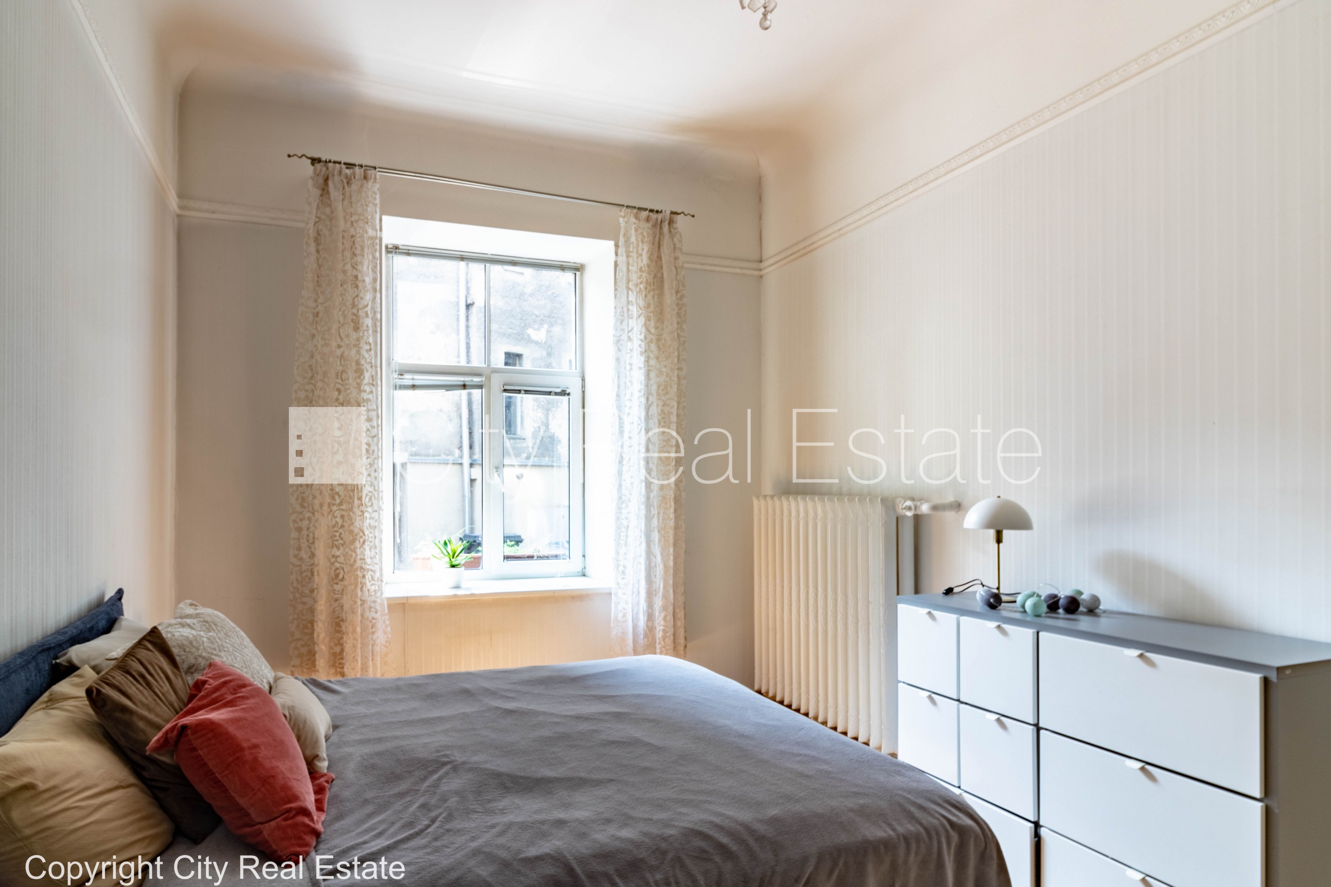 Sludinājumi. Renovēta māja, slēgts pagalms, ieeja no pagalma, kāpņu telpa pēc kapitālā remonta, logi vērsti uz Cena: 790 EUR/mēn Foto #6