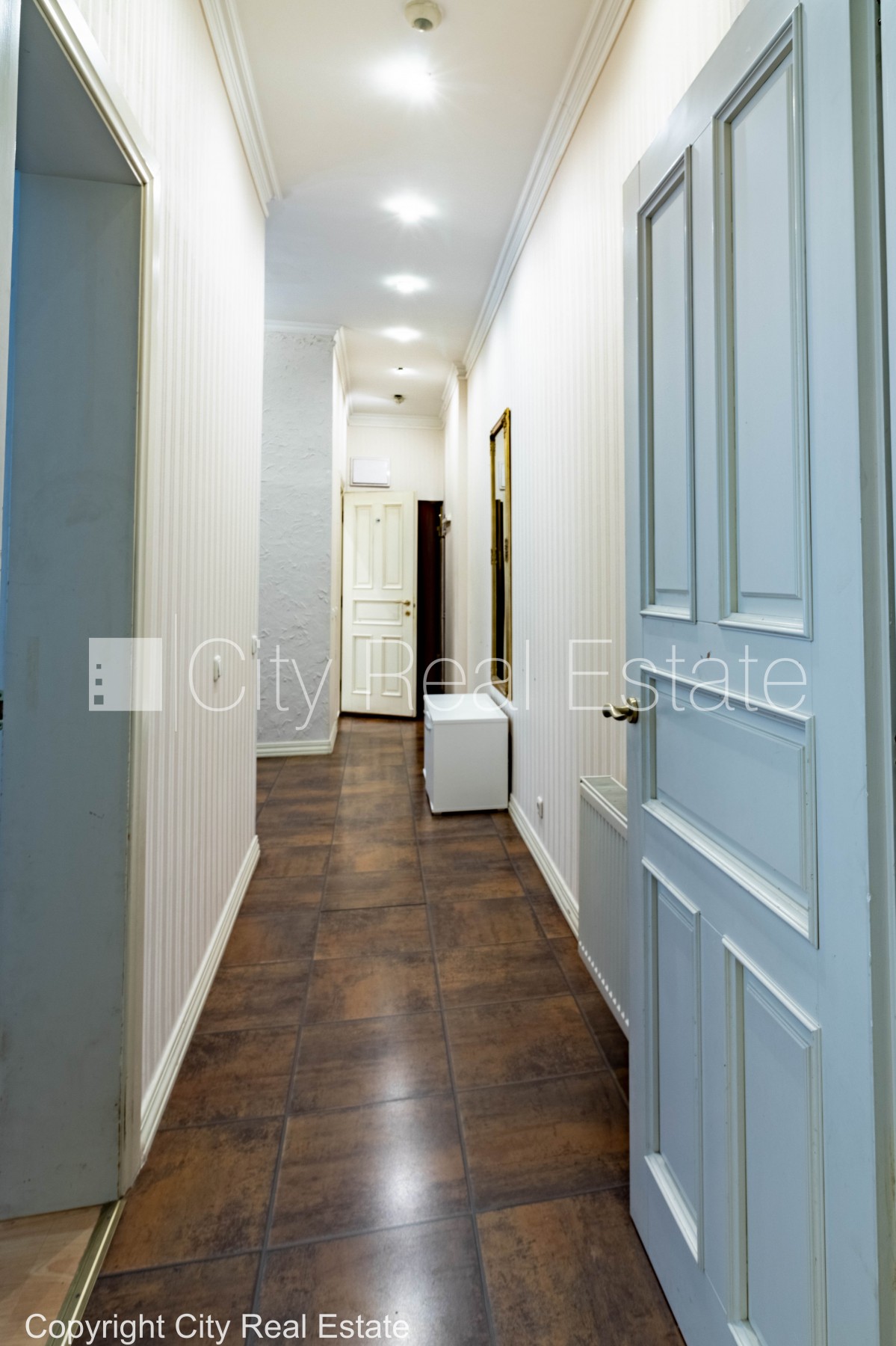 Sludinājumi. Renovēta māja, slēgts pagalms, ieeja no pagalma, kāpņu telpa pēc kapitālā remonta, logi vērsti uz Cena: 790 EUR/mēn Foto #20