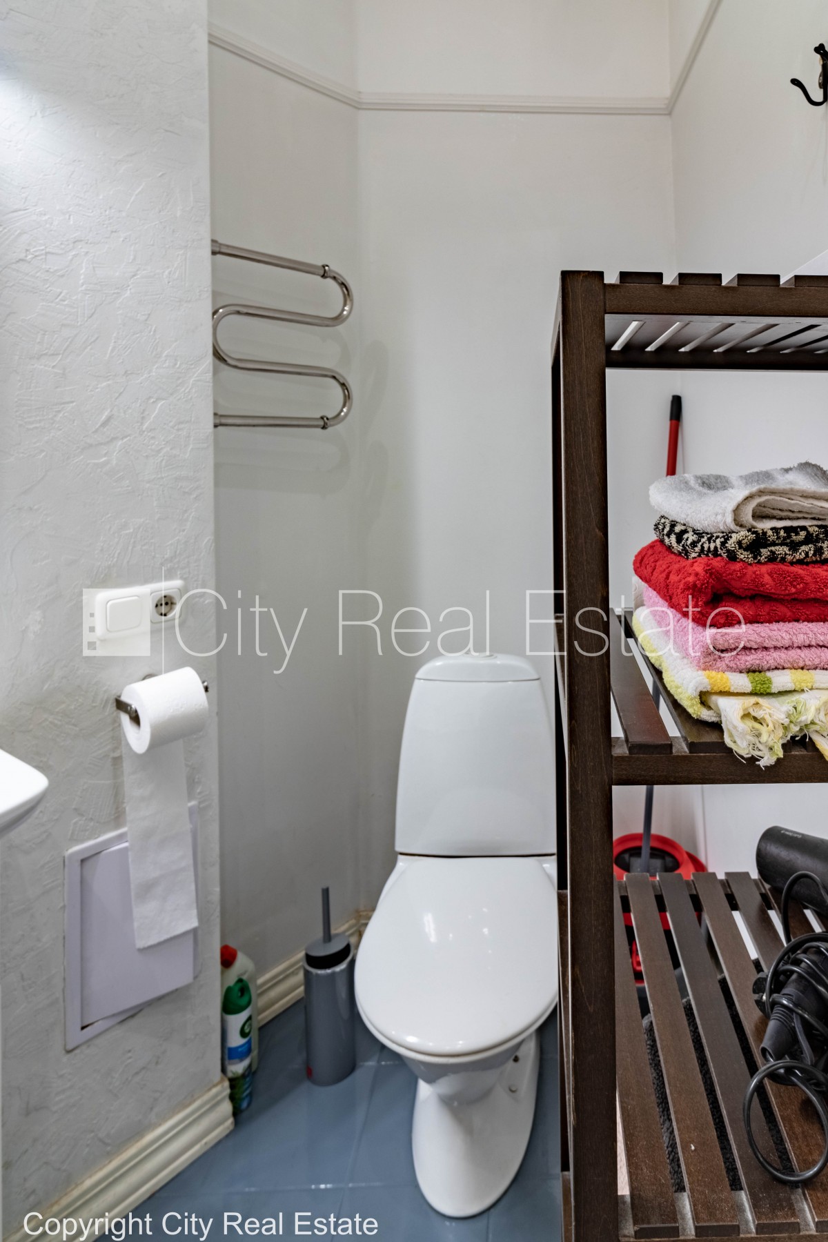 Sludinājumi. Renovēta māja, slēgts pagalms, ieeja no pagalma, kāpņu telpa pēc kapitālā remonta, logi vērsti uz Cena: 790 EUR/mēn Foto #15