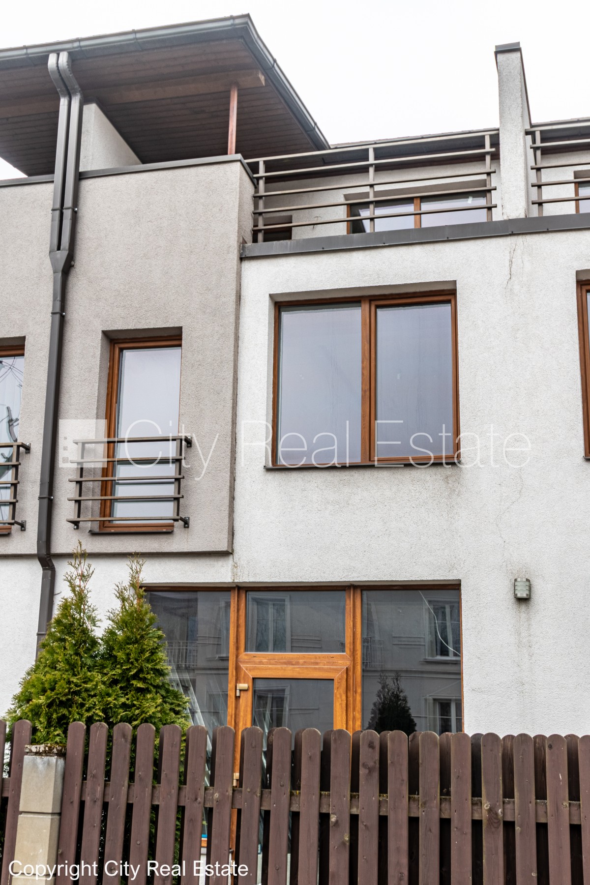 Sludinājumi. Zeme īpašumā, rindu māja, jaunceltne, dzīvokļu skaits ēkā  4 gab., keramzīta bloku sienas, fasāde Cena: 240000 EUR Foto #2