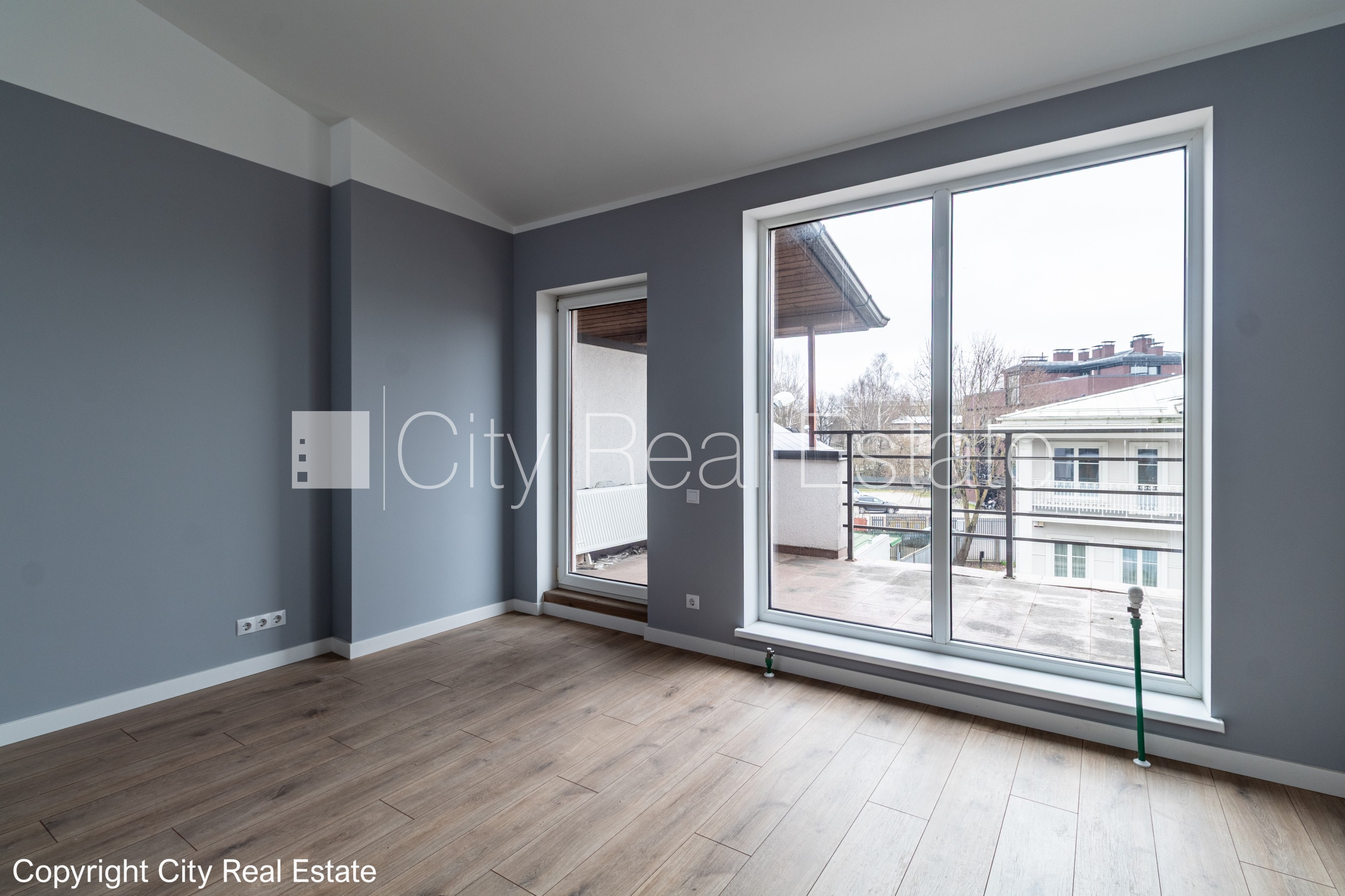 Sludinājumi. Zeme īpašumā, rindu māja, jaunceltne, dzīvokļu skaits ēkā  4 gab., keramzīta bloku sienas, fasāde Cena: 240000 EUR Foto #9