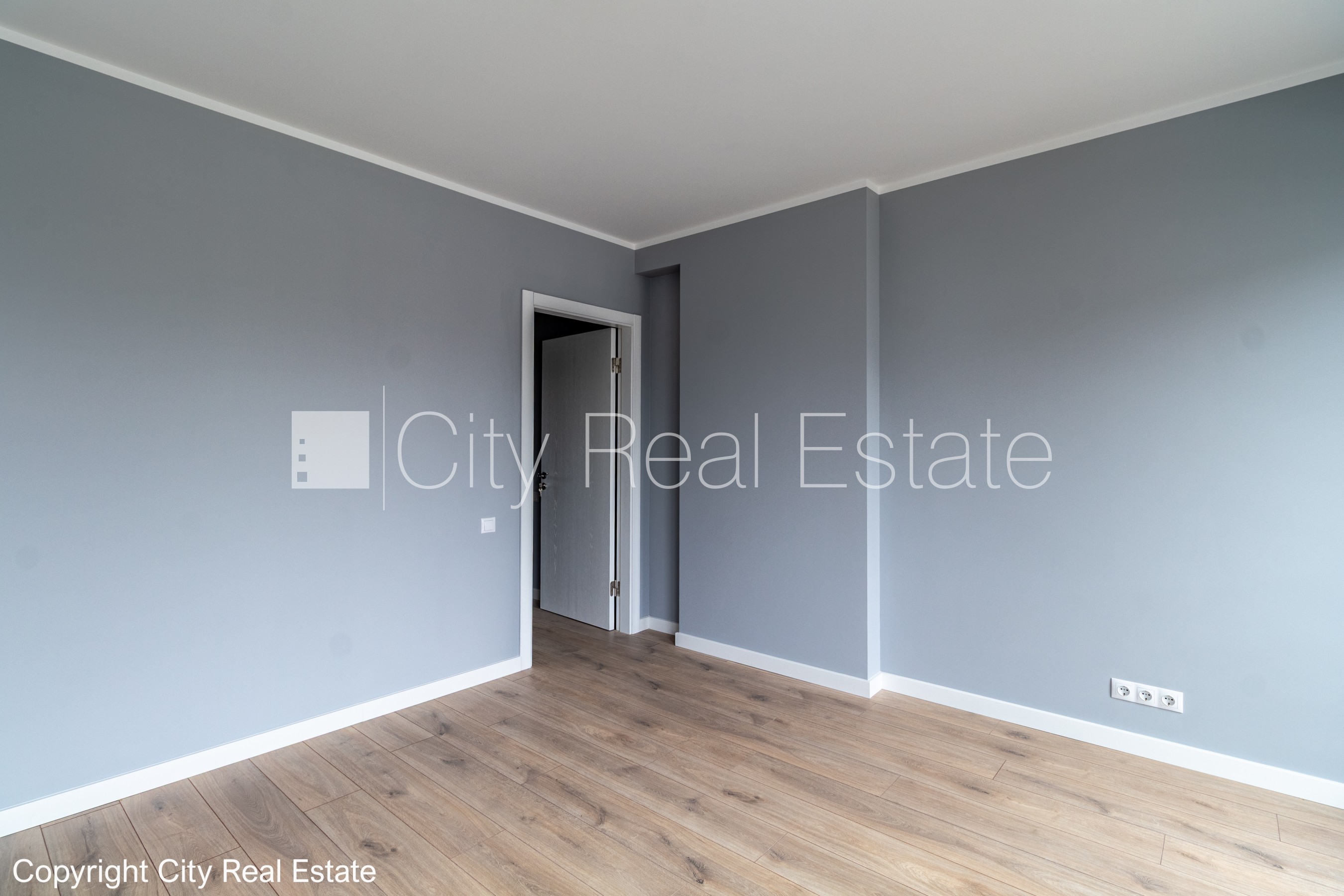 Sludinājumi. Zeme īpašumā, rindu māja, jaunceltne, dzīvokļu skaits ēkā  4 gab., keramzīta bloku sienas, fasāde Cena: 240000 EUR Foto #15