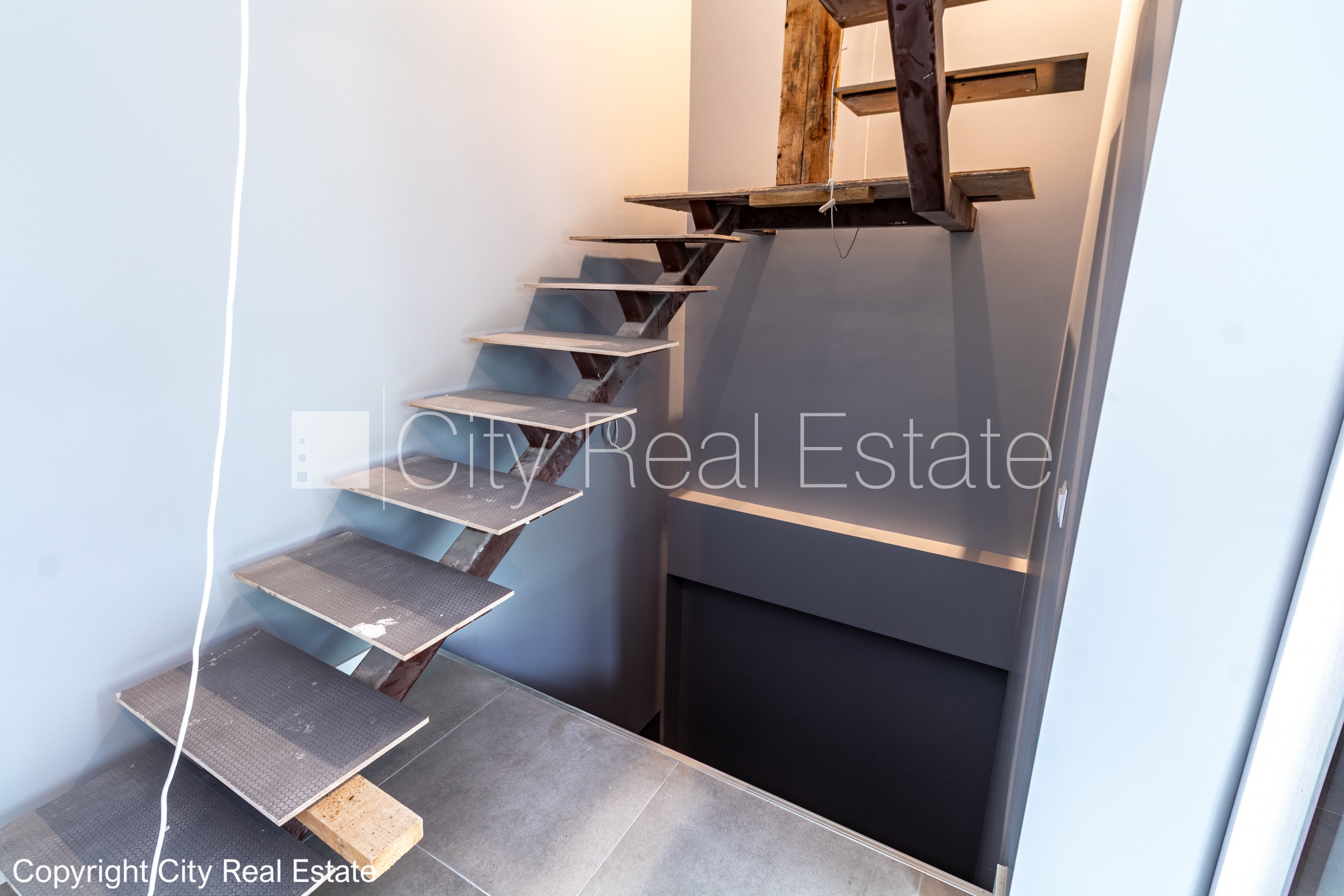 Sludinājumi. Zeme īpašumā, rindu māja, jaunceltne, dzīvokļu skaits ēkā  4 gab., keramzīta bloku sienas, fasāde Cena: 240000 EUR Foto #8