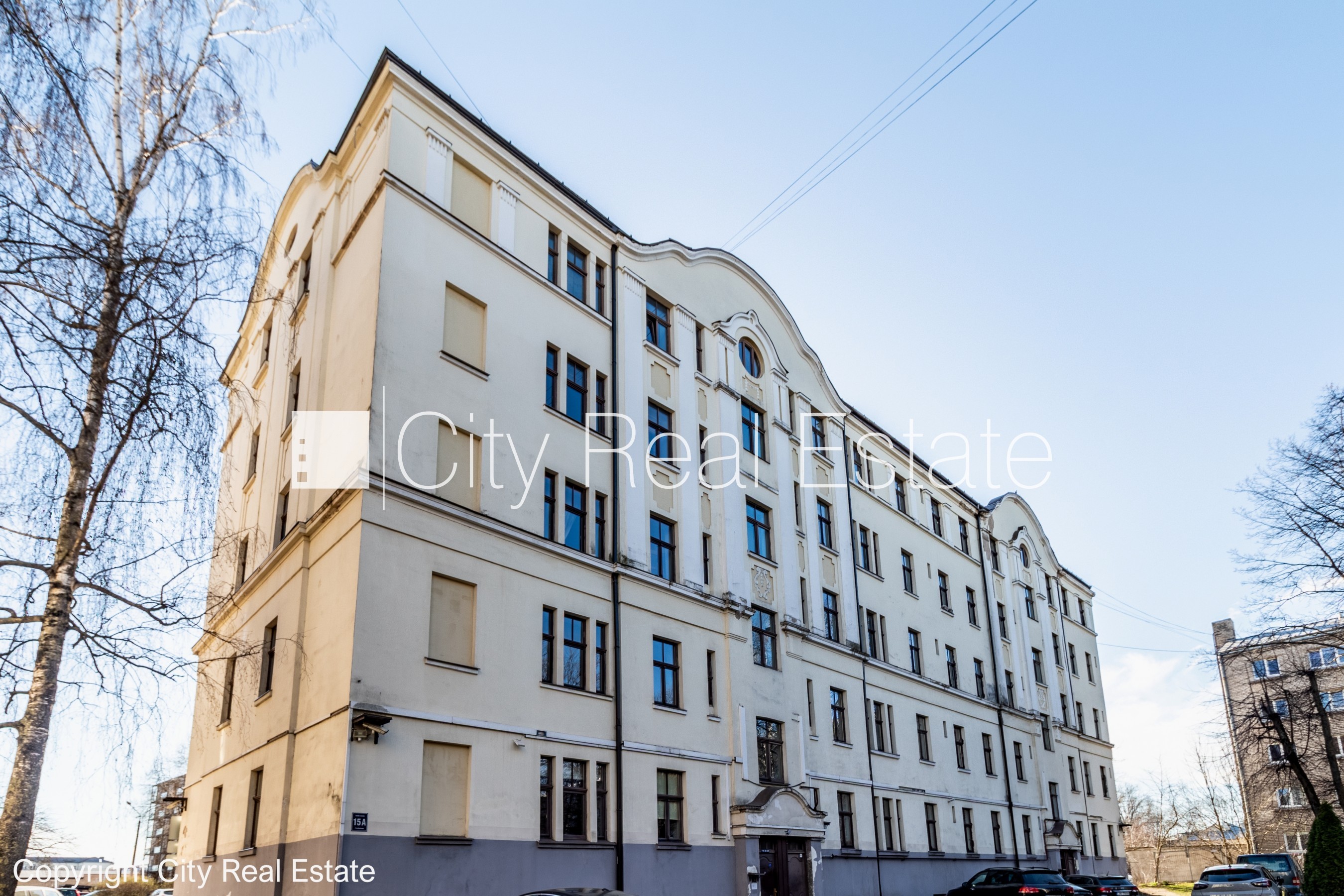 Sludinājumi. Pagalma ēka, iežogota teritorija, maksas stāvvieta, kāpņu telpa pēc kosmētiskā remonta, logi vērsti Cena: 500 EUR/mēn Foto #21