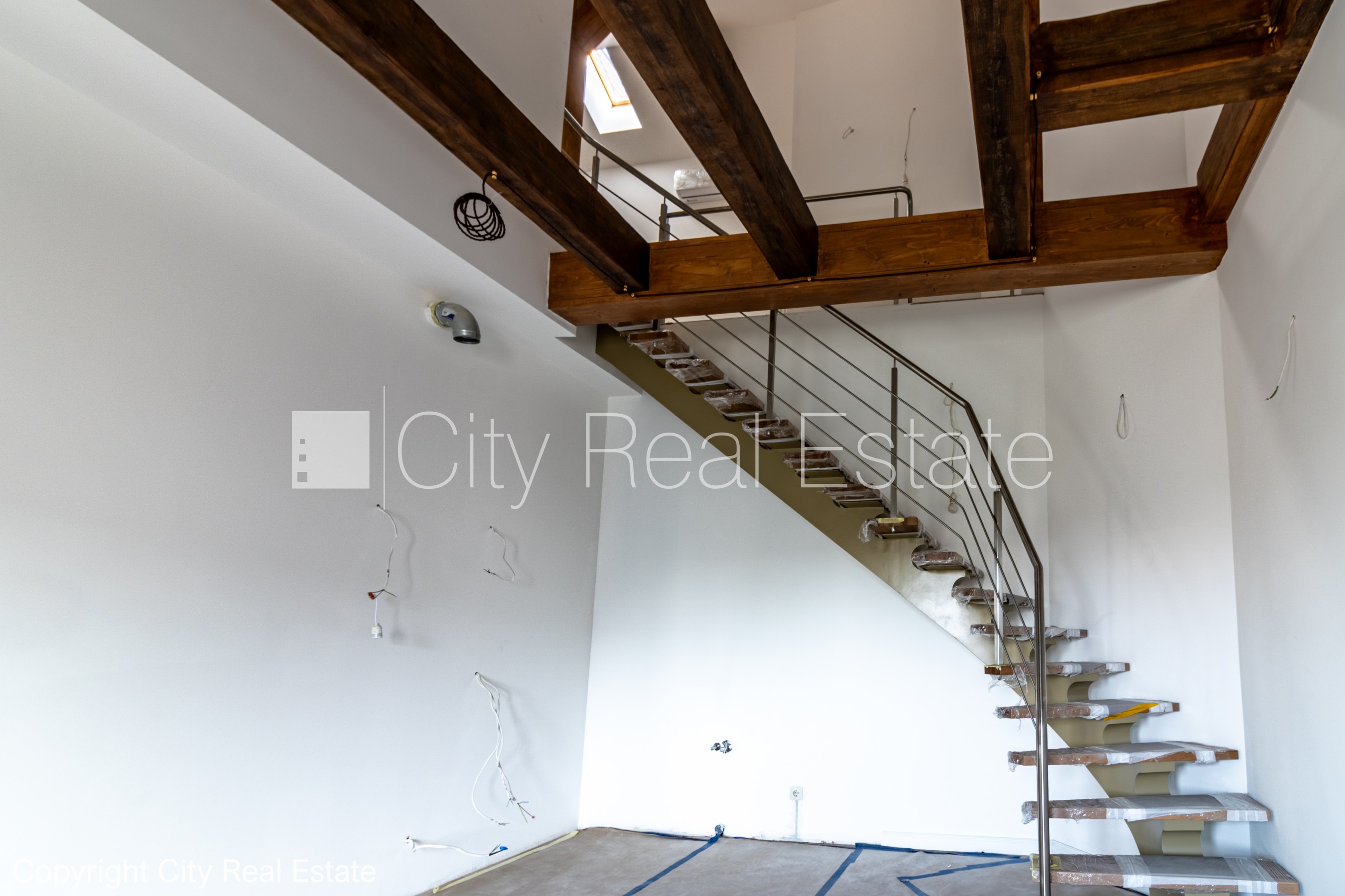 Sludinājumi. Fasādes māja, renovēta māja, slēgts pagalms, ieeja no ielas un pagalma, ir lifts, kāpņu telpa pēc Cena: 307440 EUR Foto #6