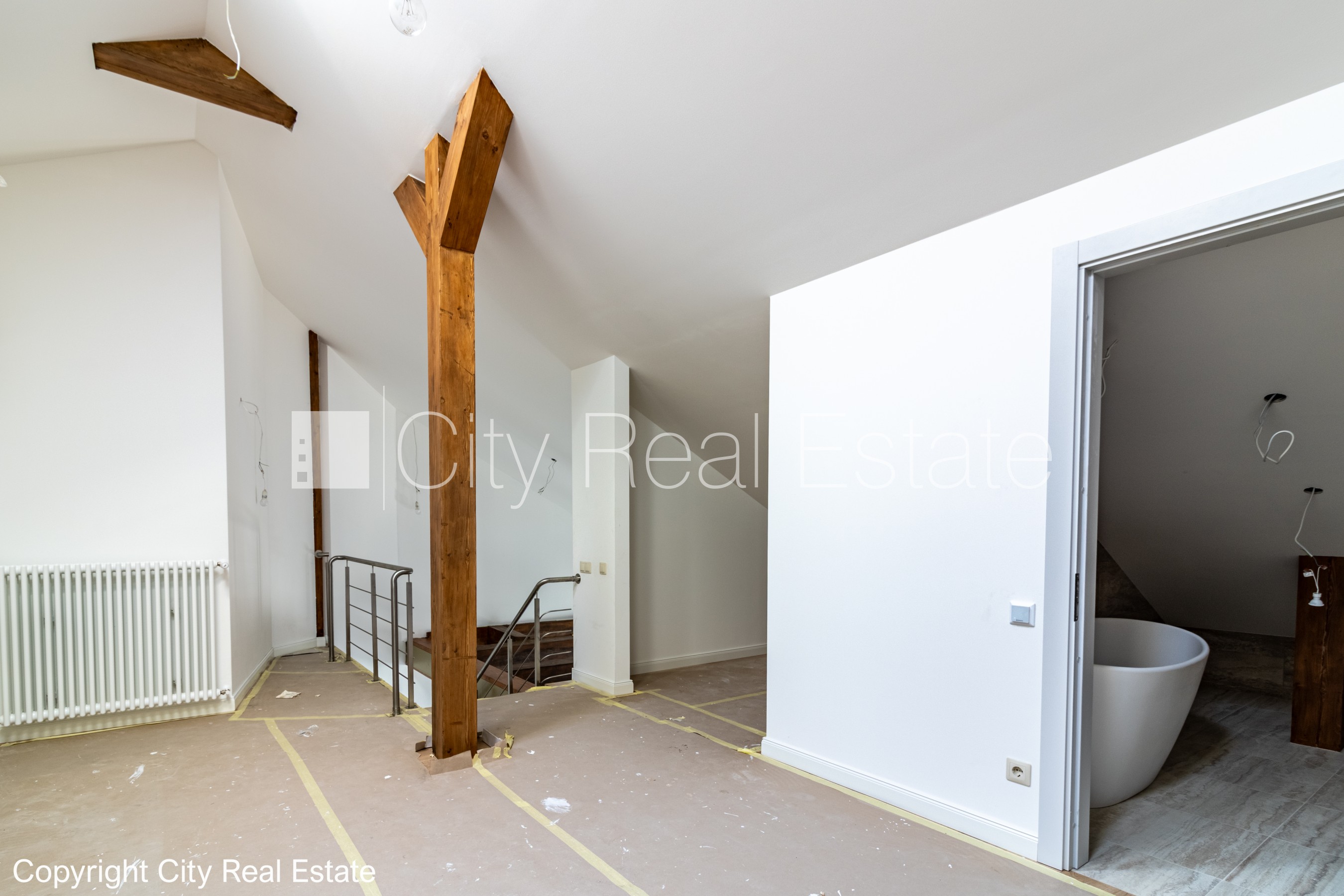 Sludinājumi. Fasādes māja, renovēta māja, slēgts pagalms, ieeja no ielas un pagalma, ir lifts, kāpņu telpa pēc Cena: 307440 EUR Foto #9