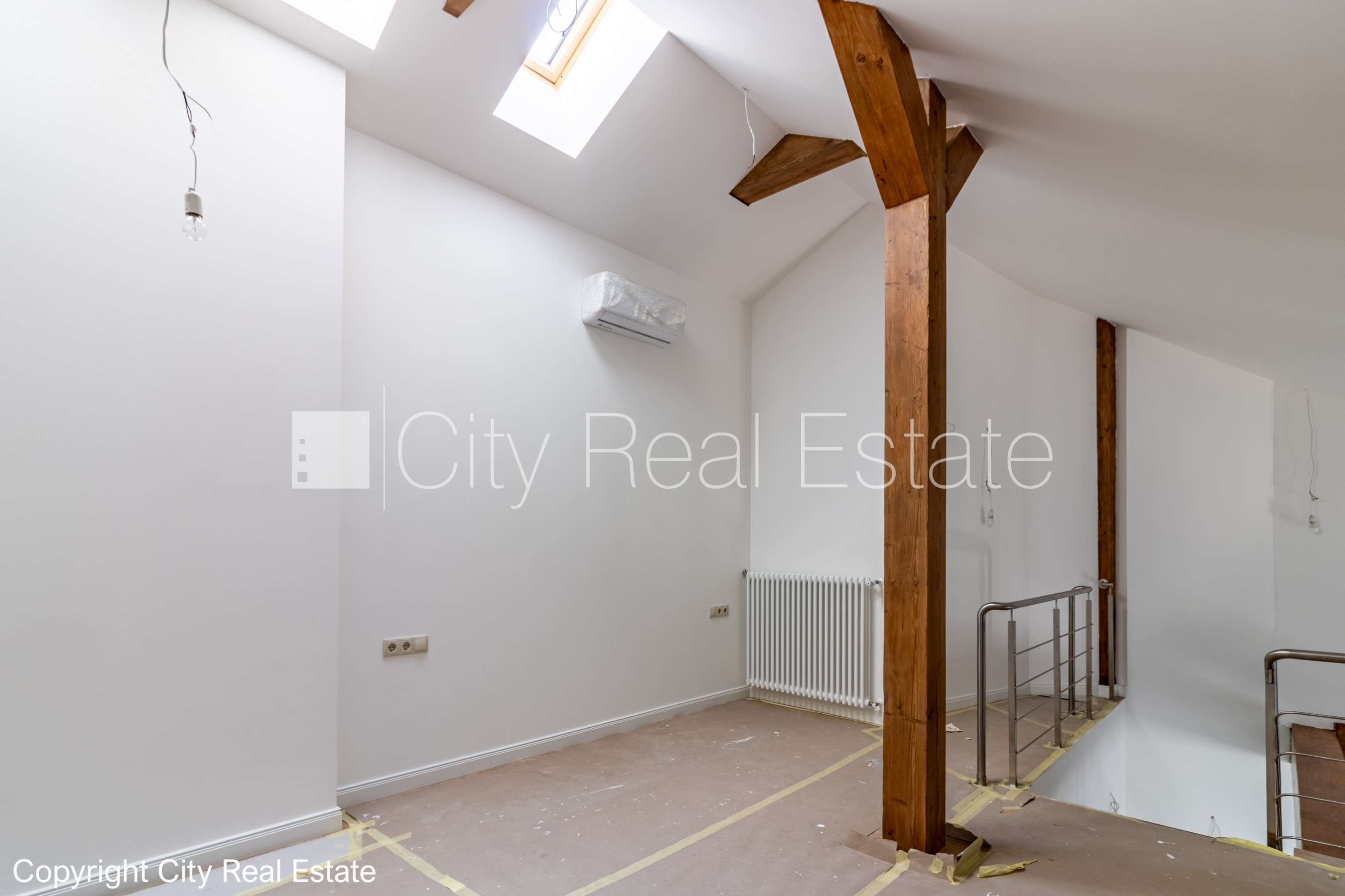 Sludinājumi. Fasādes māja, renovēta māja, slēgts pagalms, ieeja no ielas un pagalma, ir lifts, kāpņu telpa pēc Cena: 307440 EUR Foto #11