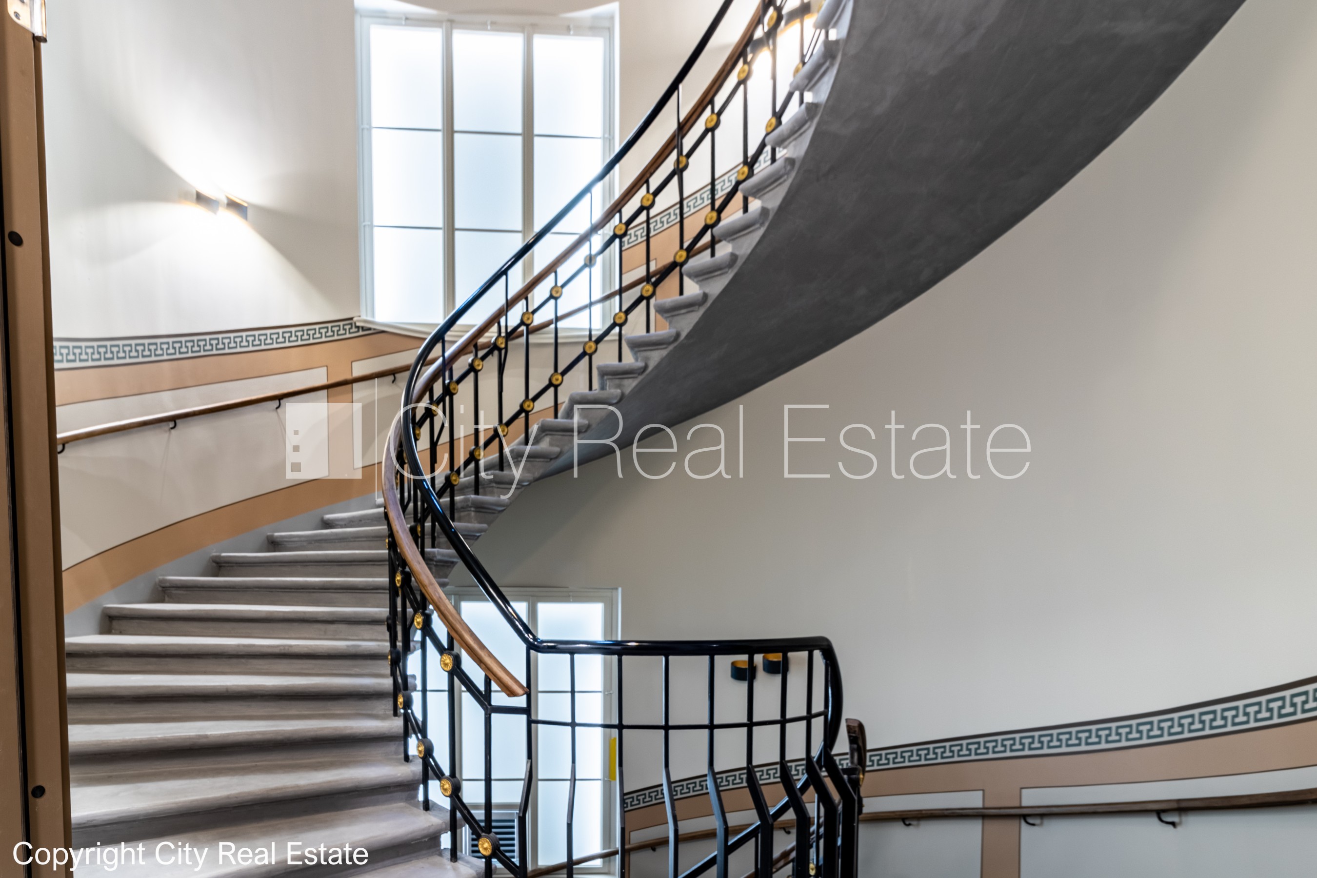 Sludinājumi. Fasādes māja, renovēta māja, slēgts pagalms, ieeja no ielas un pagalma, ir lifts, kāpņu telpa pēc Cena: 307440 EUR Foto #16