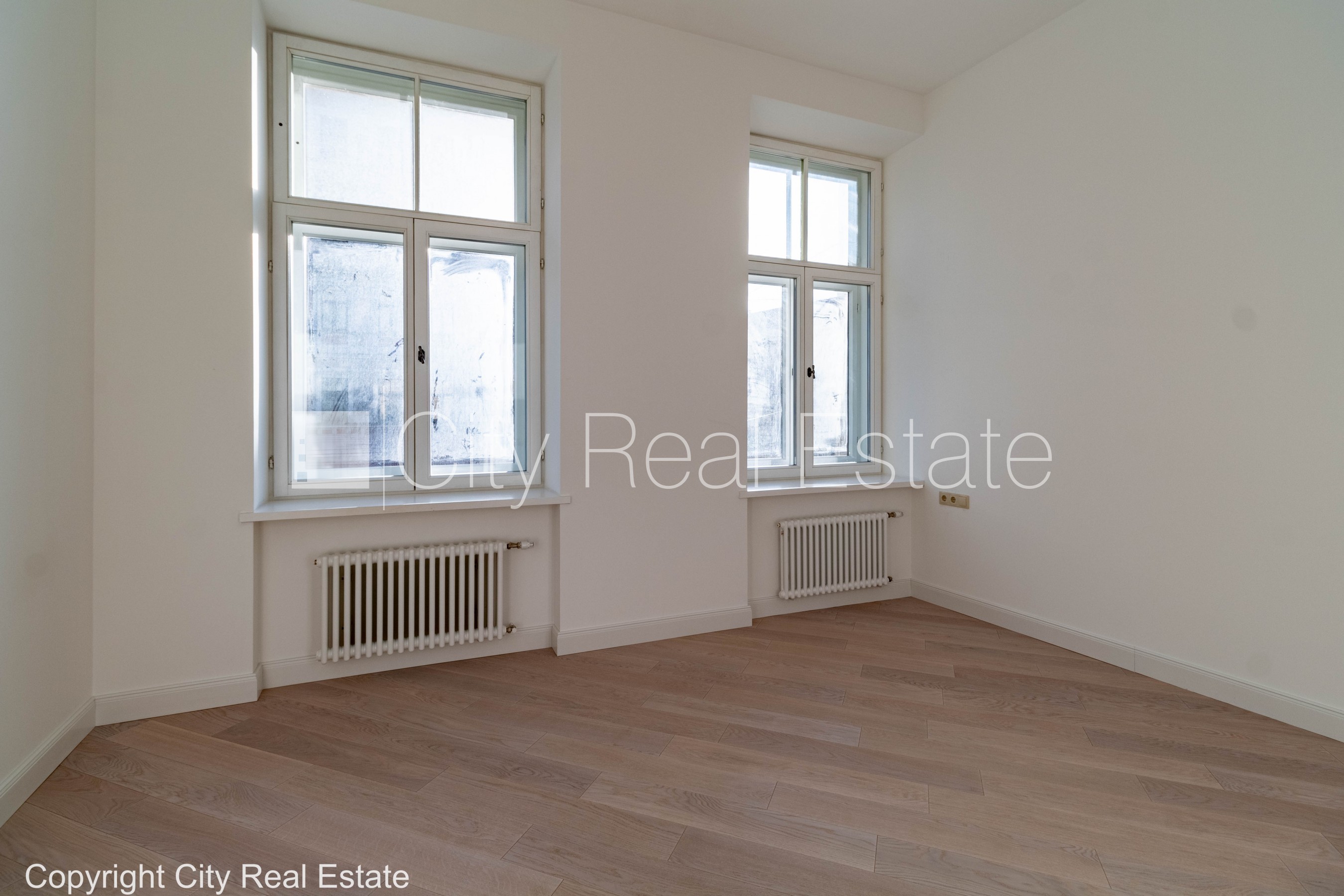 Sludinājumi. Fasādes māja, renovēta māja, fasāde ar dekoratīvo apmetumu, slēgts pagalms, ieeja no ielas un Cena: 206640 EUR Foto #6