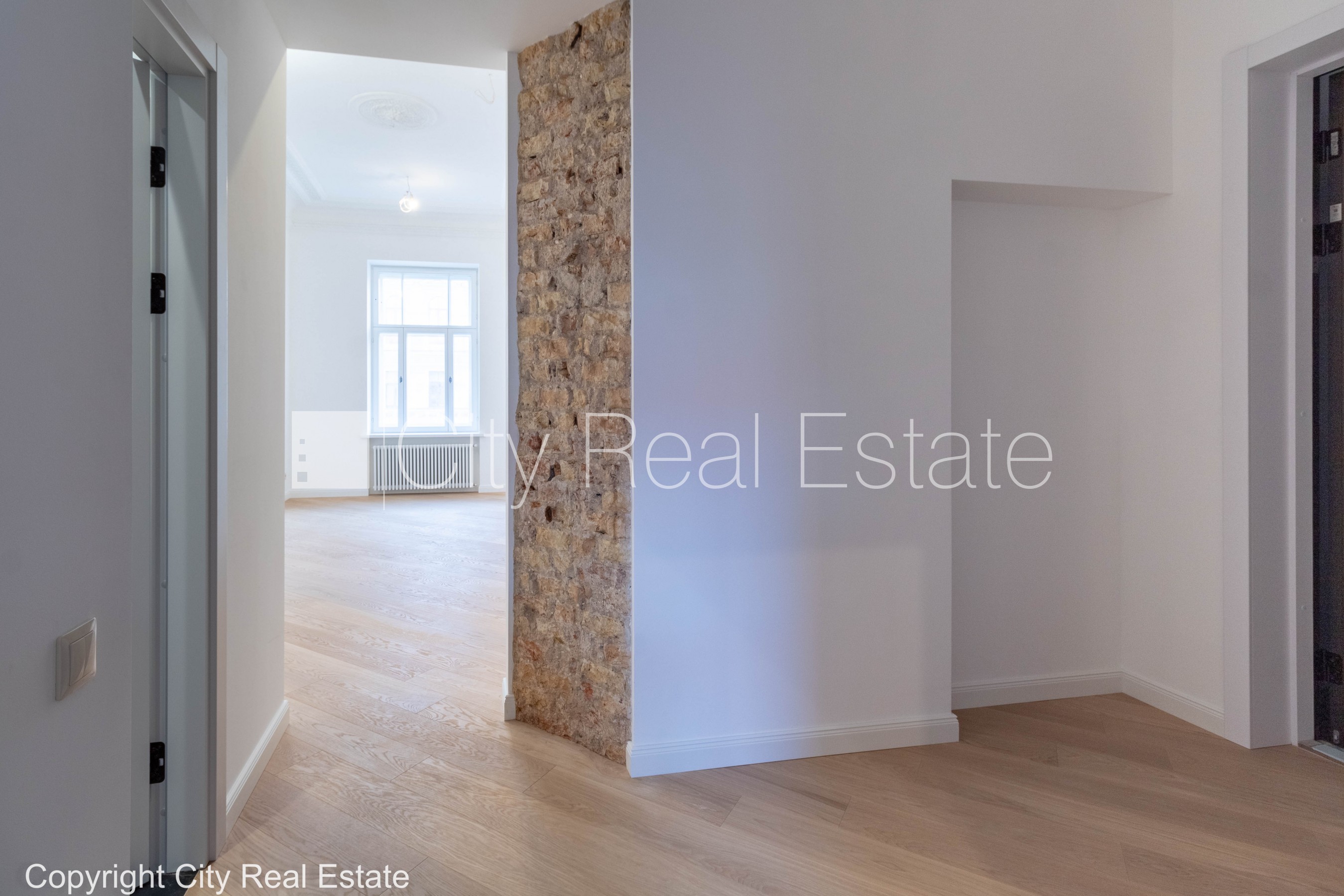 Sludinājumi. Fasādes māja, renovēta māja, fasāde ar dekoratīvo apmetumu, slēgts pagalms, ieeja no ielas un Cena: 167400 EUR Foto #7