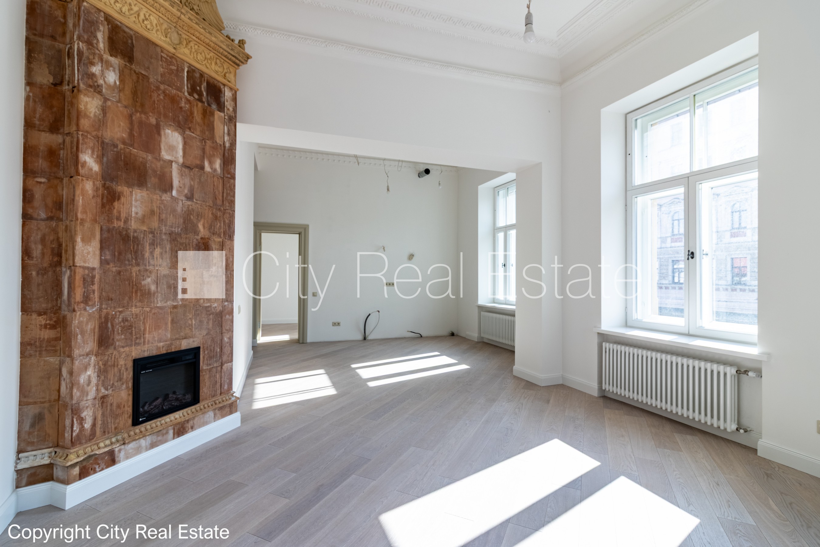 Sludinājumi. Fasādes māja, renovēta māja, slēgts pagalms, ieeja no ielas un pagalma, ir lifts, kāpņu telpa pēc Cena: 378000 EUR Foto #1